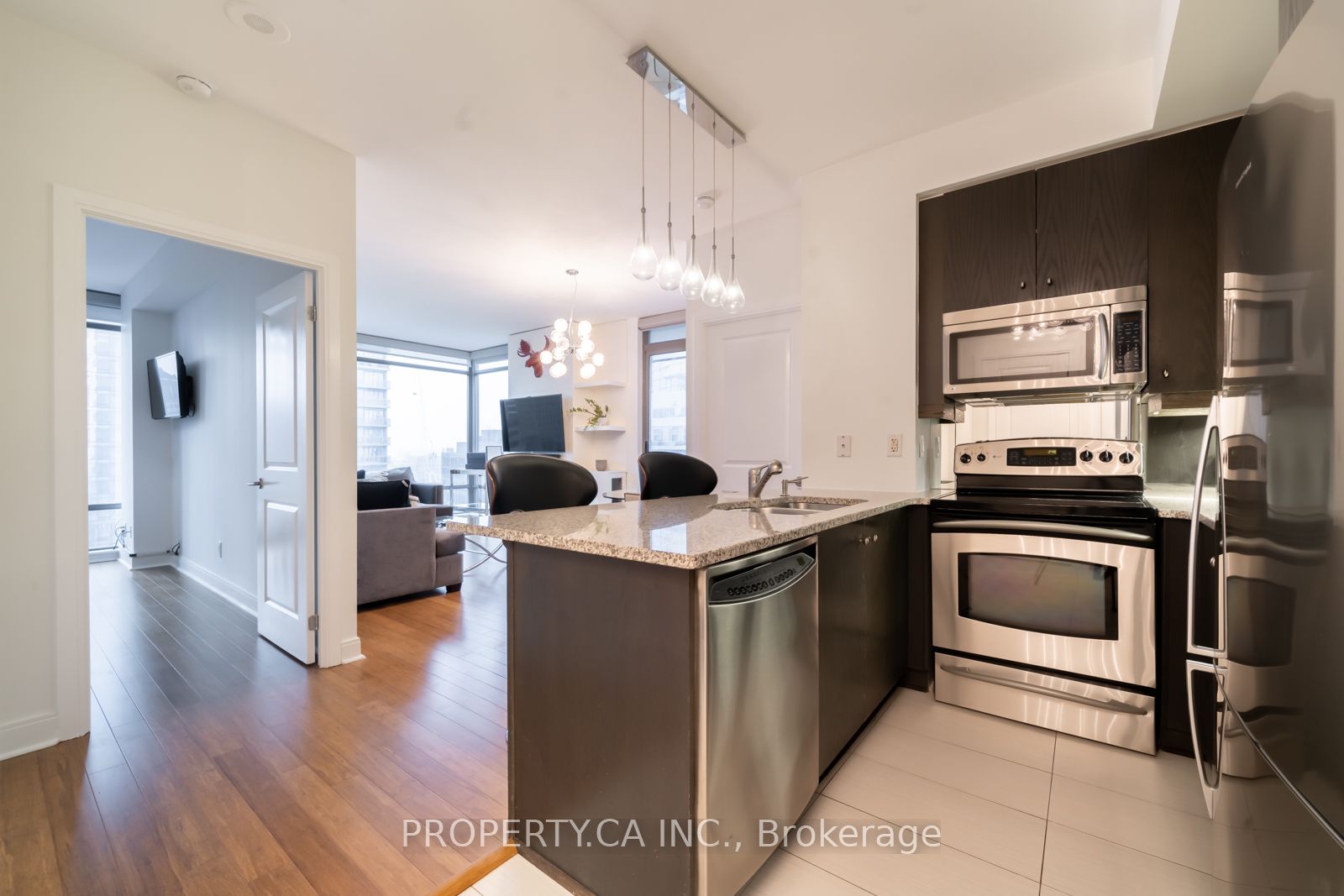 #1507 - 18 Yorkville Avenue Property Photo 5