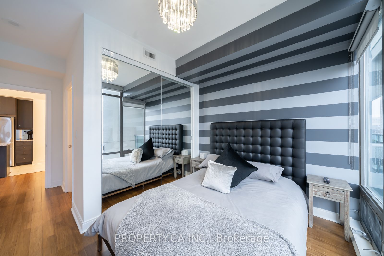 #1507 - 18 Yorkville Avenue Property Photo 11