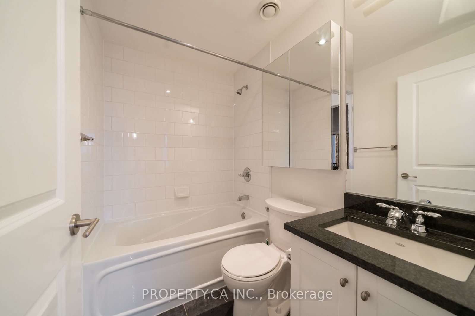#1507 - 18 Yorkville Avenue Property Photo 15