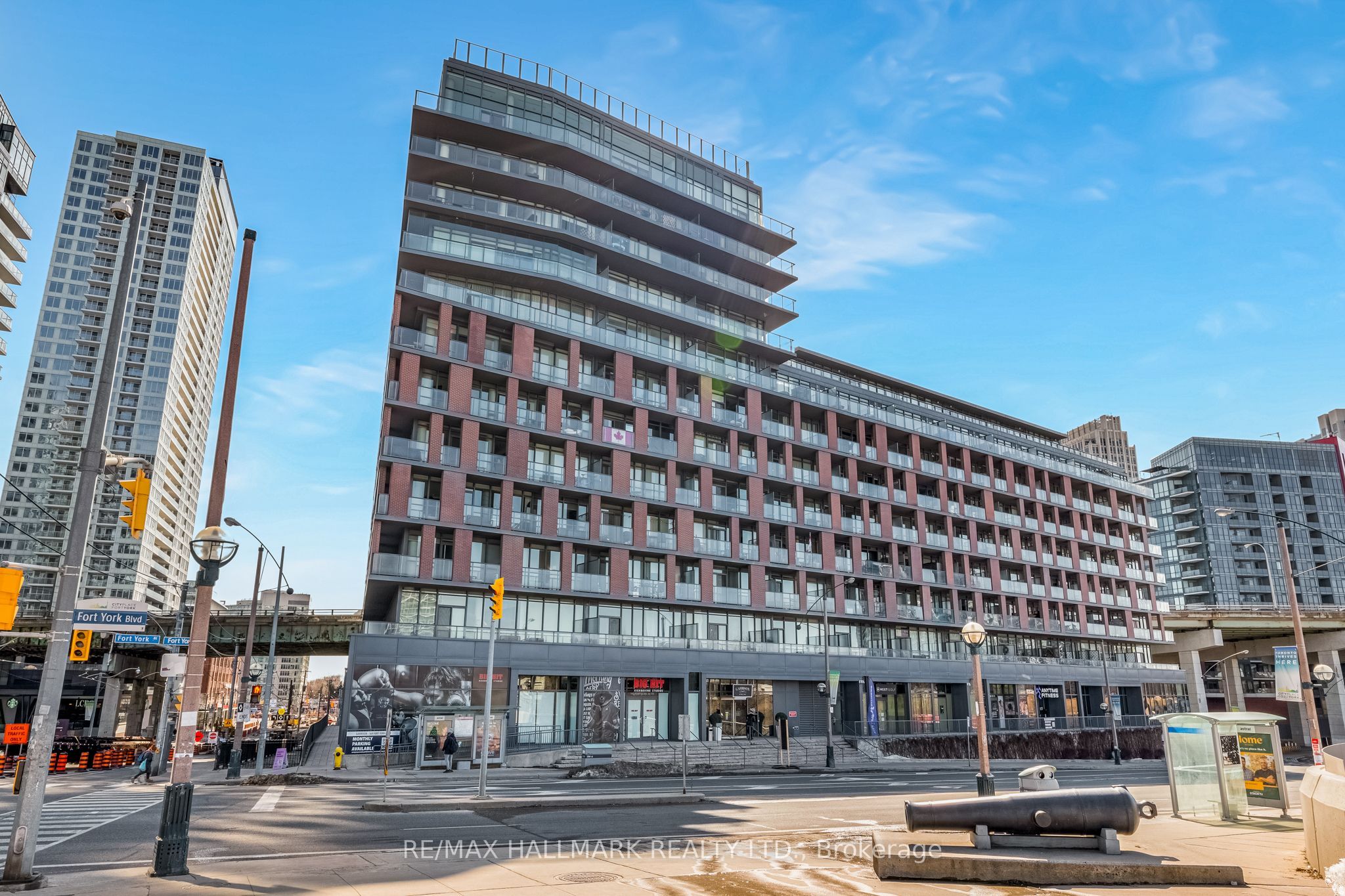 #913 - 169 Fort York Boulevard Property Photo 1