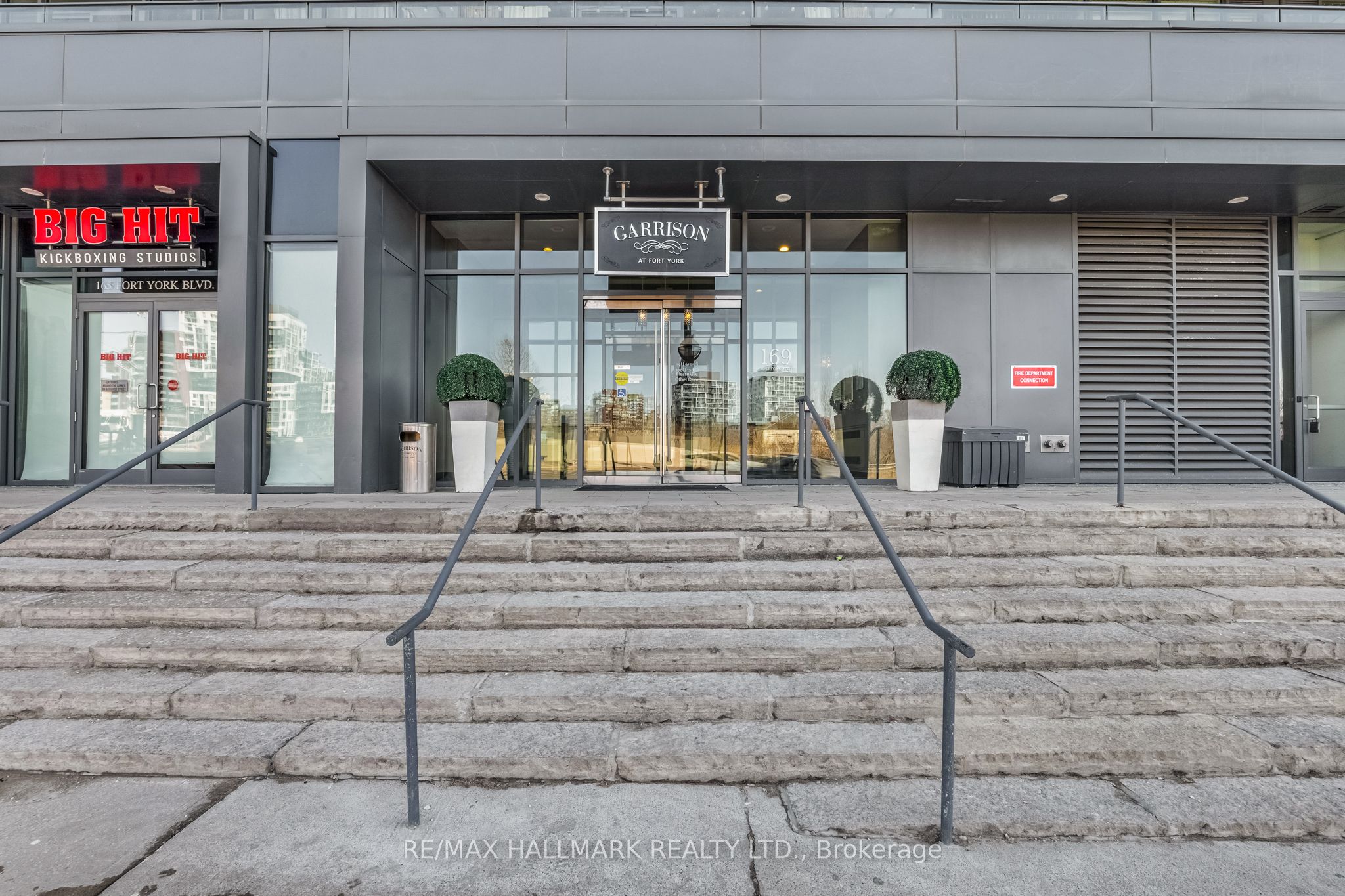 #913 - 169 Fort York Boulevard Property Photo 3