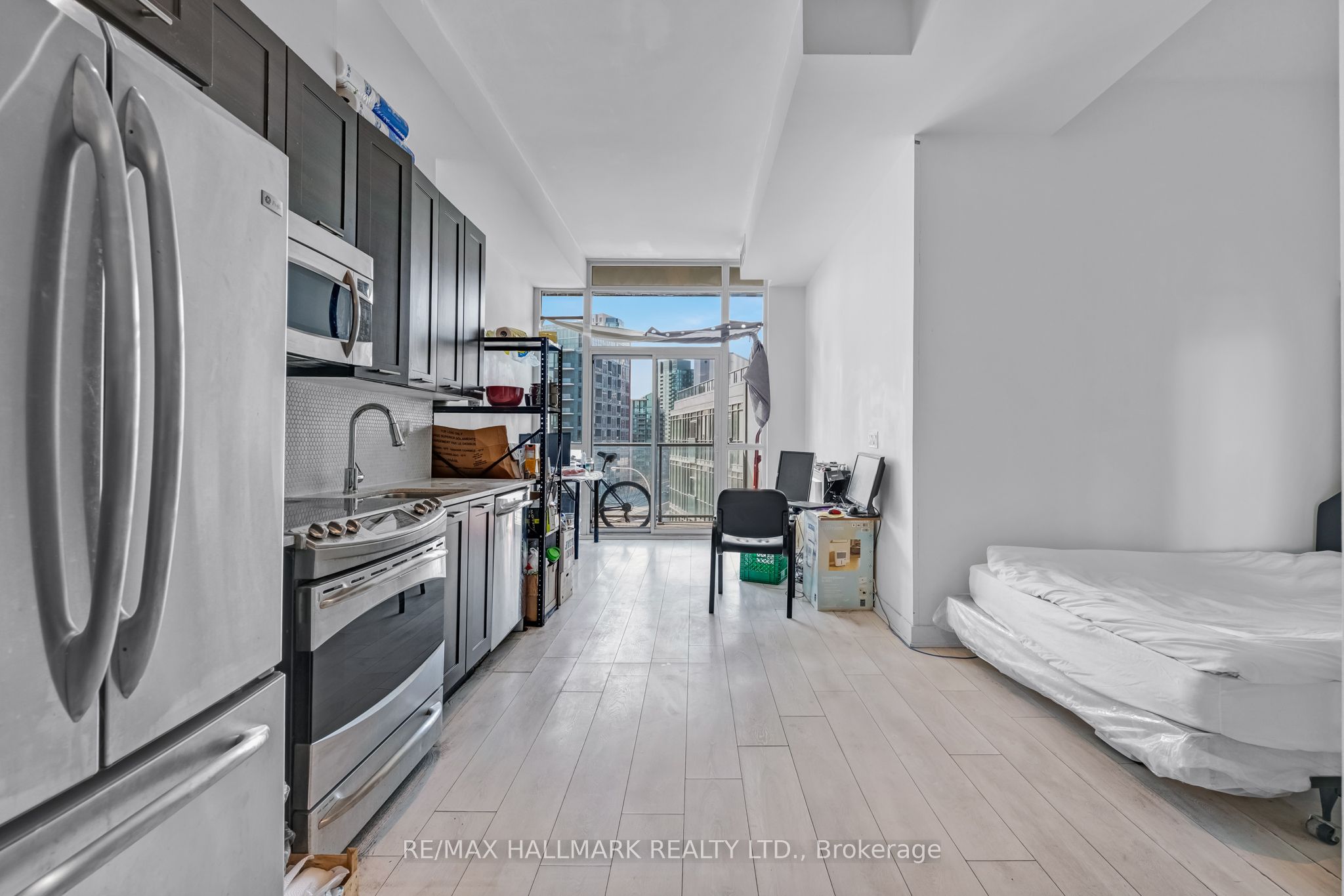 #913 - 169 Fort York Boulevard Property Photo 5