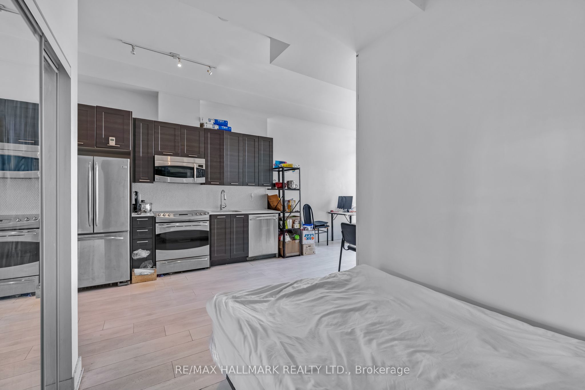 #913 - 169 Fort York Boulevard Property Photo 10