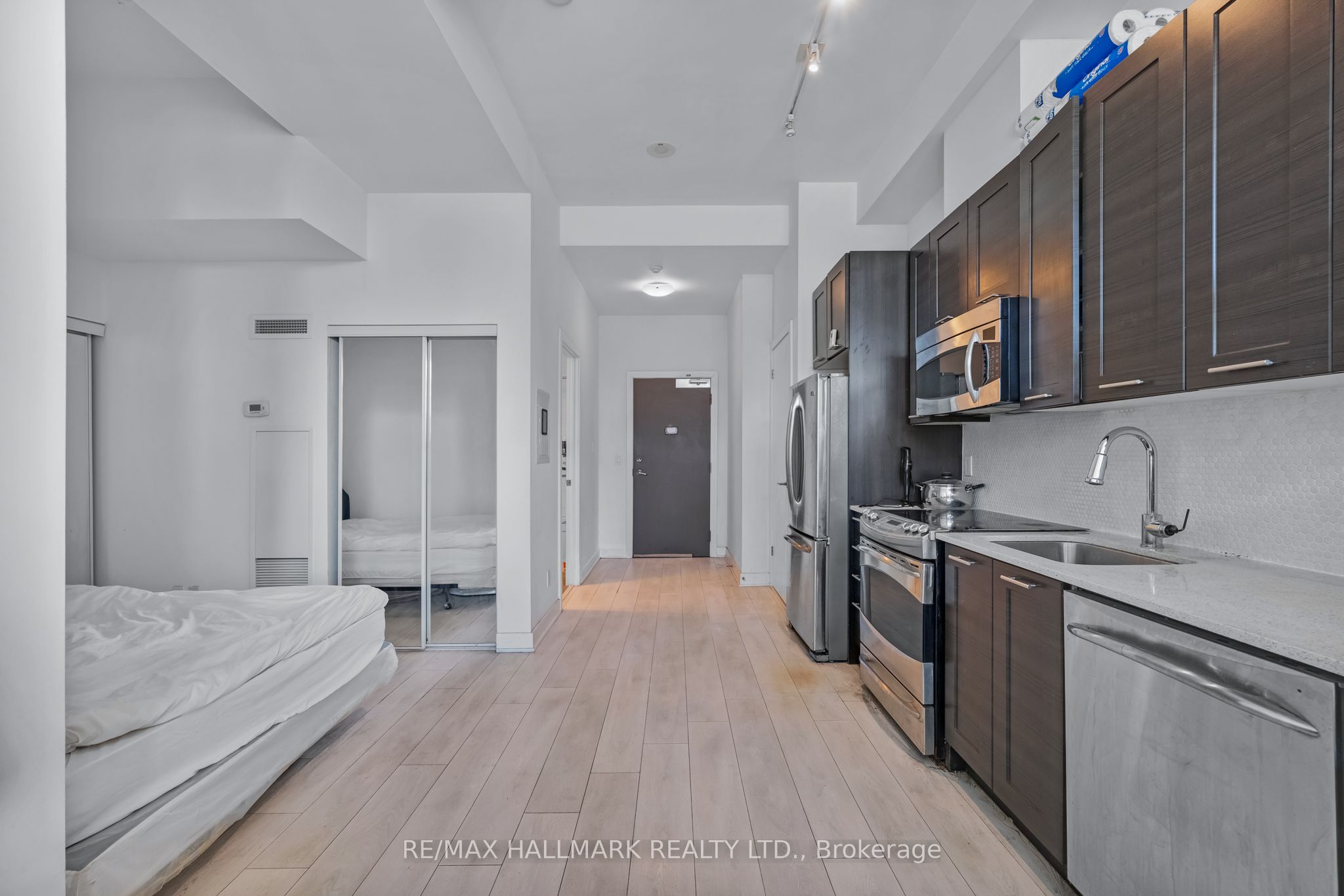 #913 - 169 Fort York Boulevard Property Photo 12