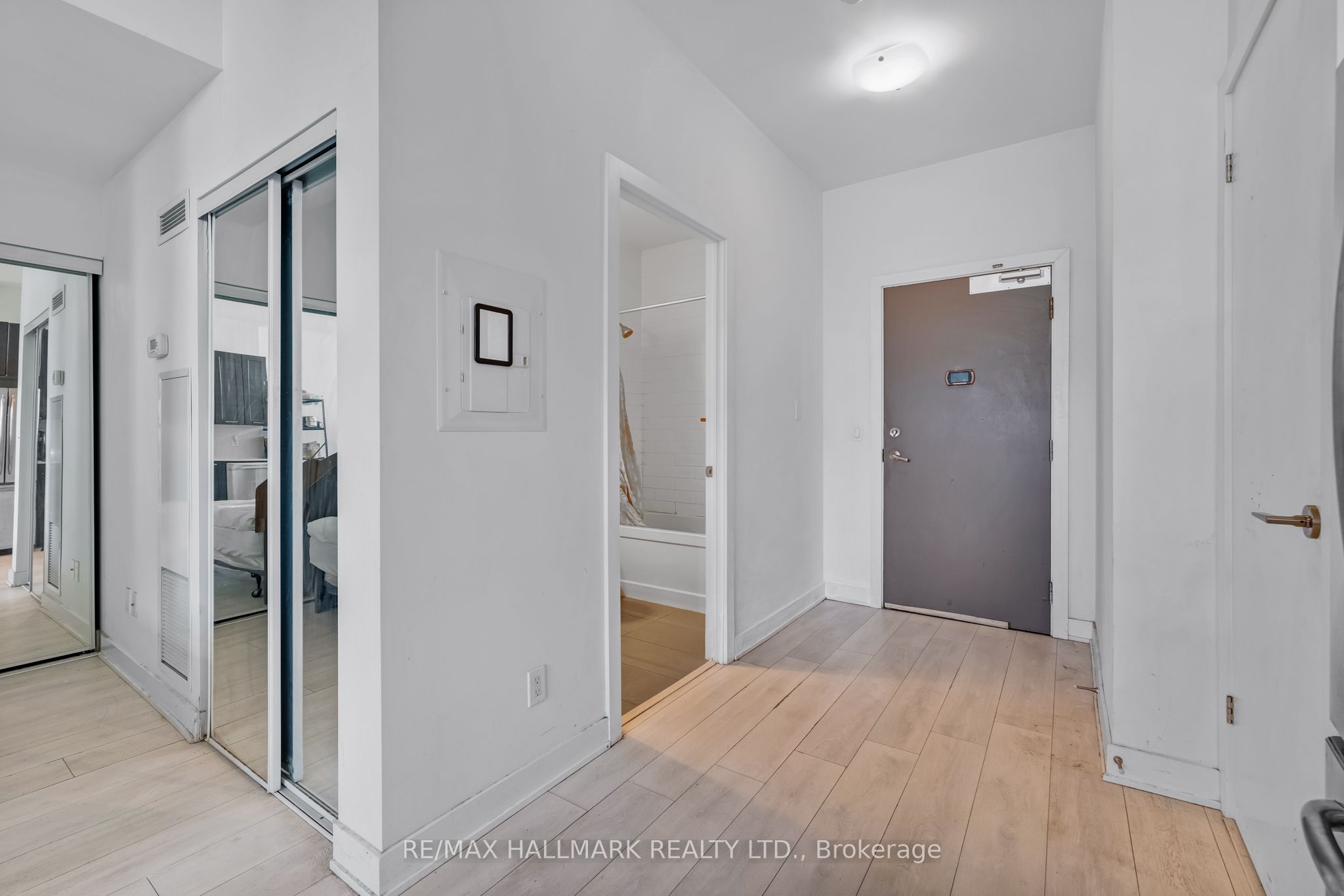 #913 - 169 Fort York Boulevard Property Photo 13