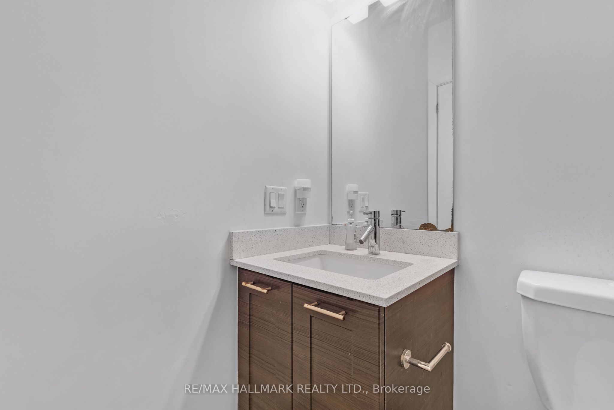 #913 - 169 Fort York Boulevard Property Photo 14