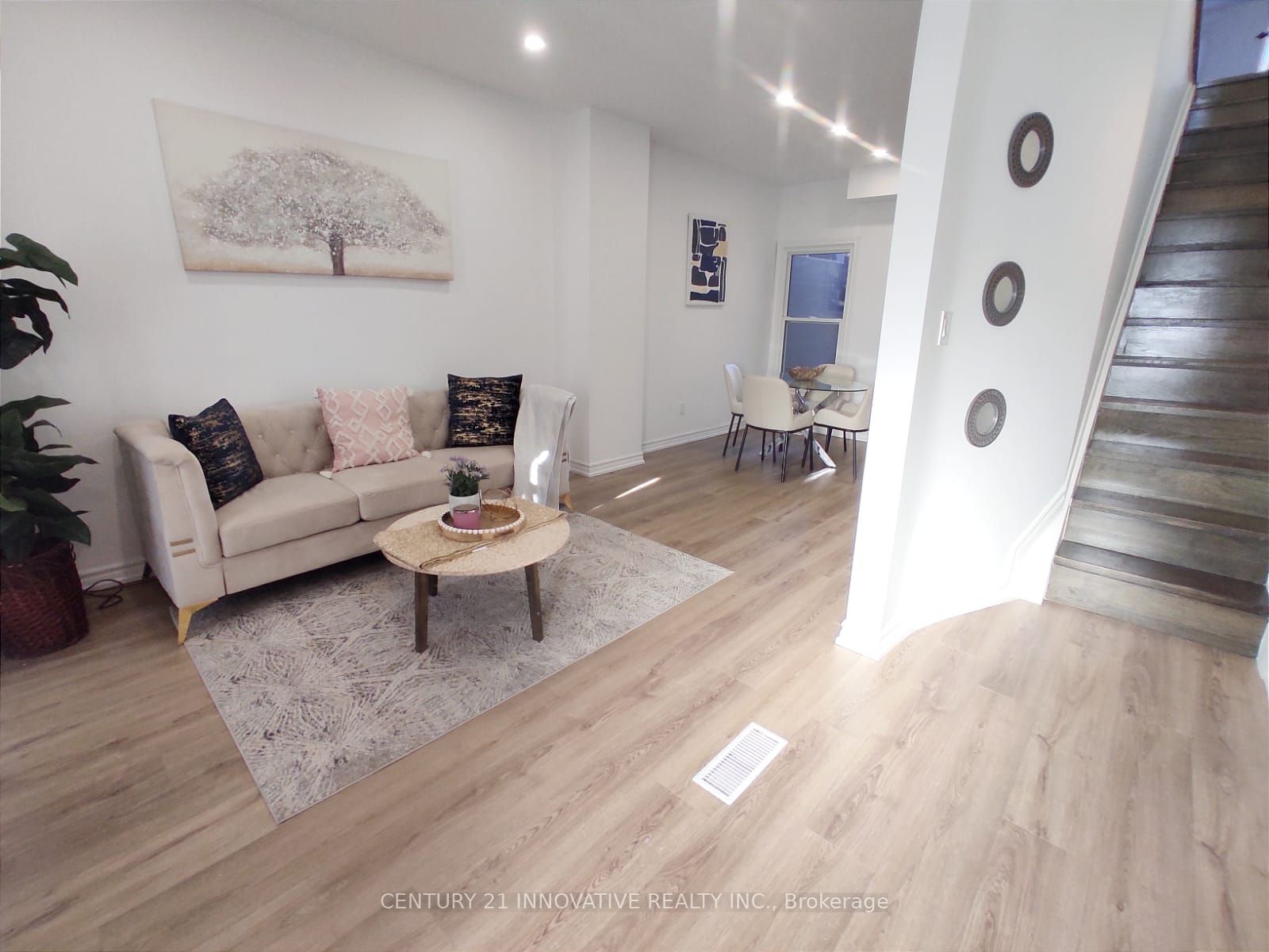 613 Dufferin Street Property Photo 3
