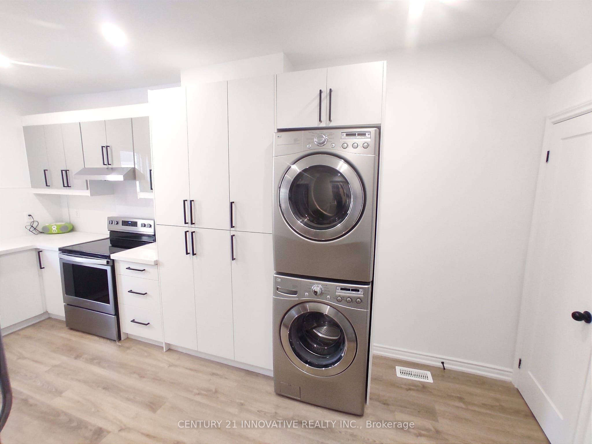 613 Dufferin Street Property Photo 6