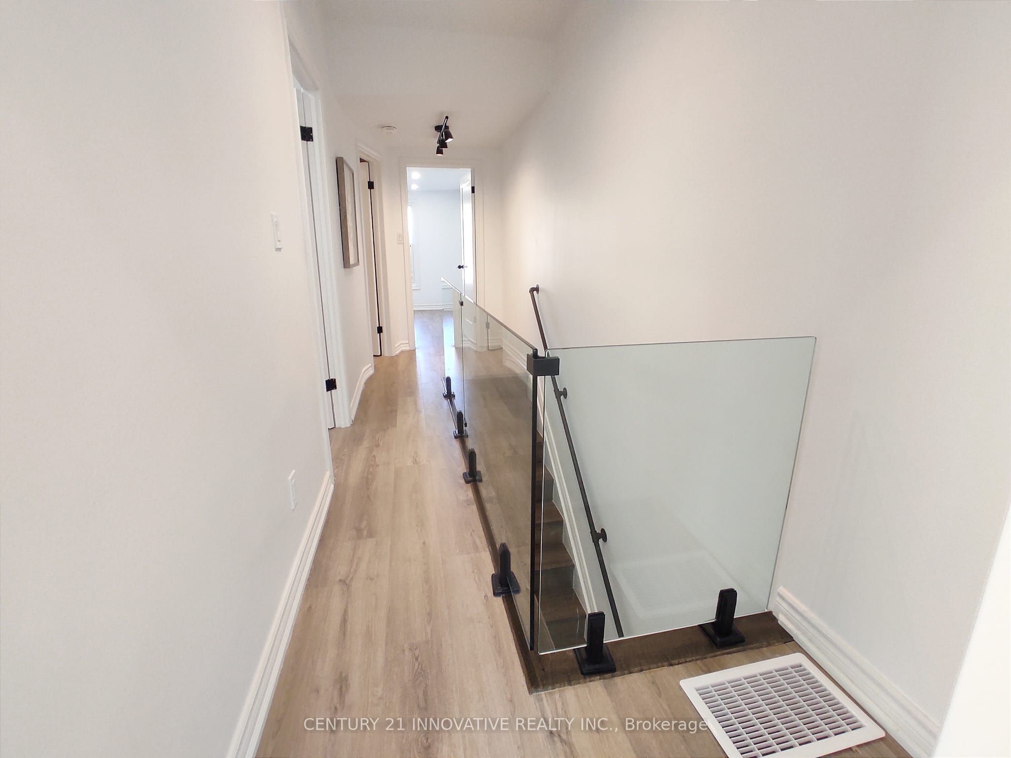 613 Dufferin Street Property Photo 13