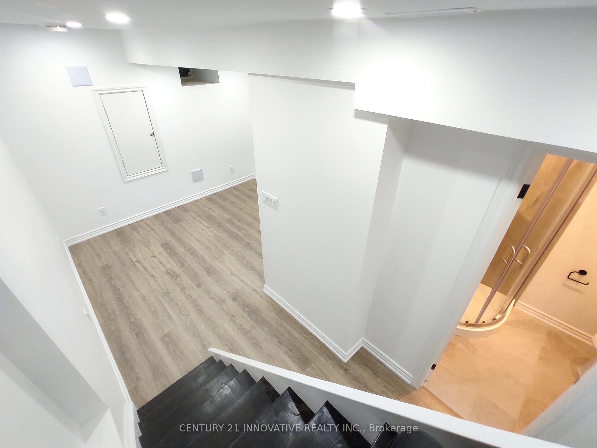 613 Dufferin Street Property Photo 23