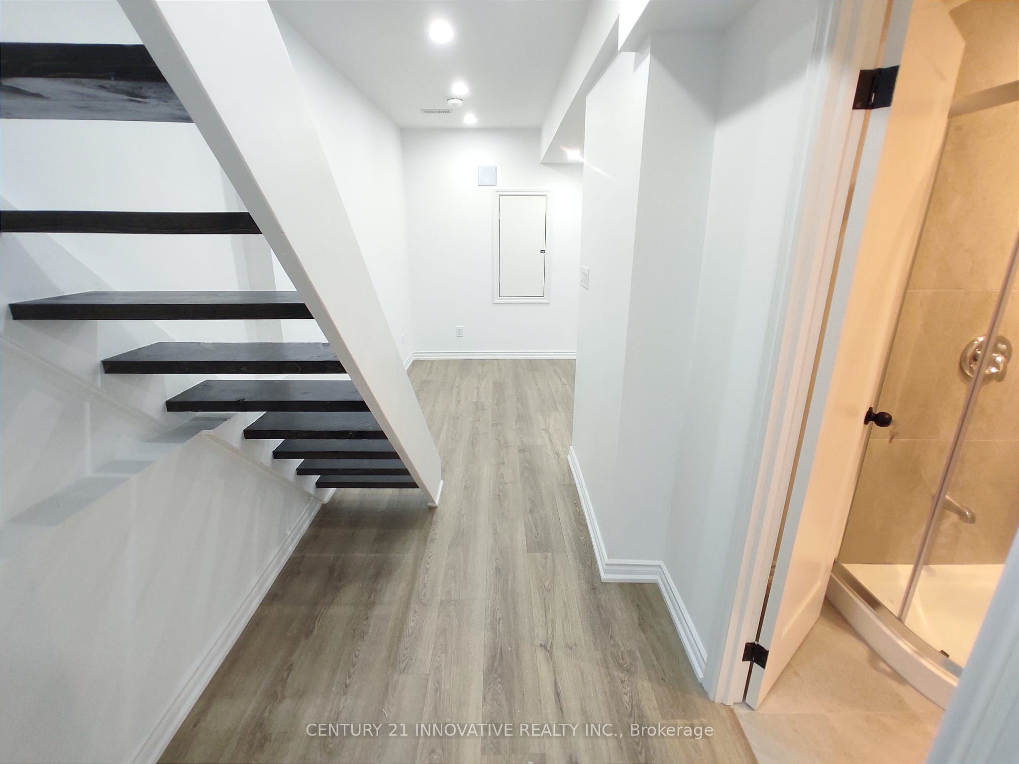 613 Dufferin Street Property Photo 24