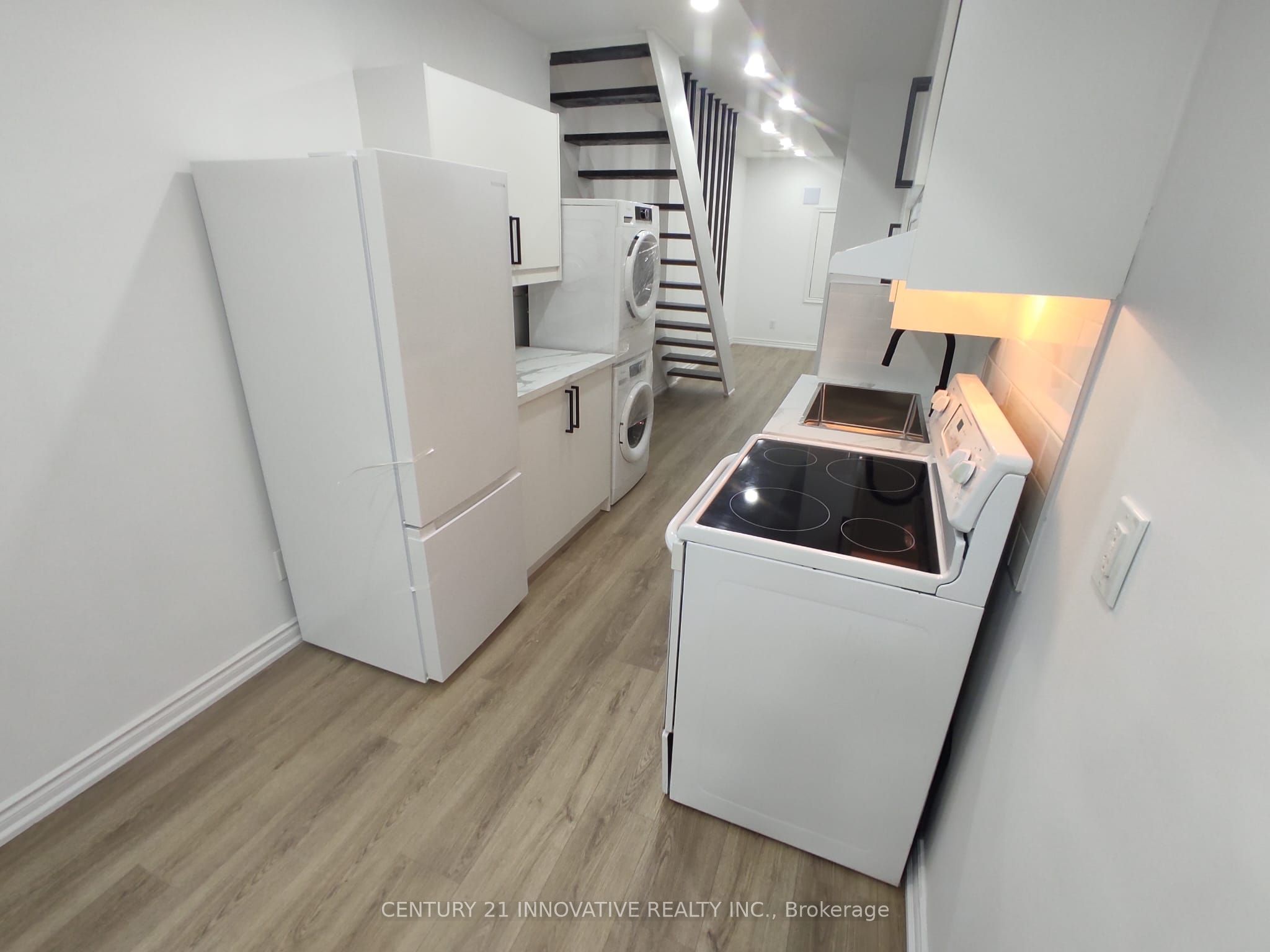 613 Dufferin Street Property Photo 27
