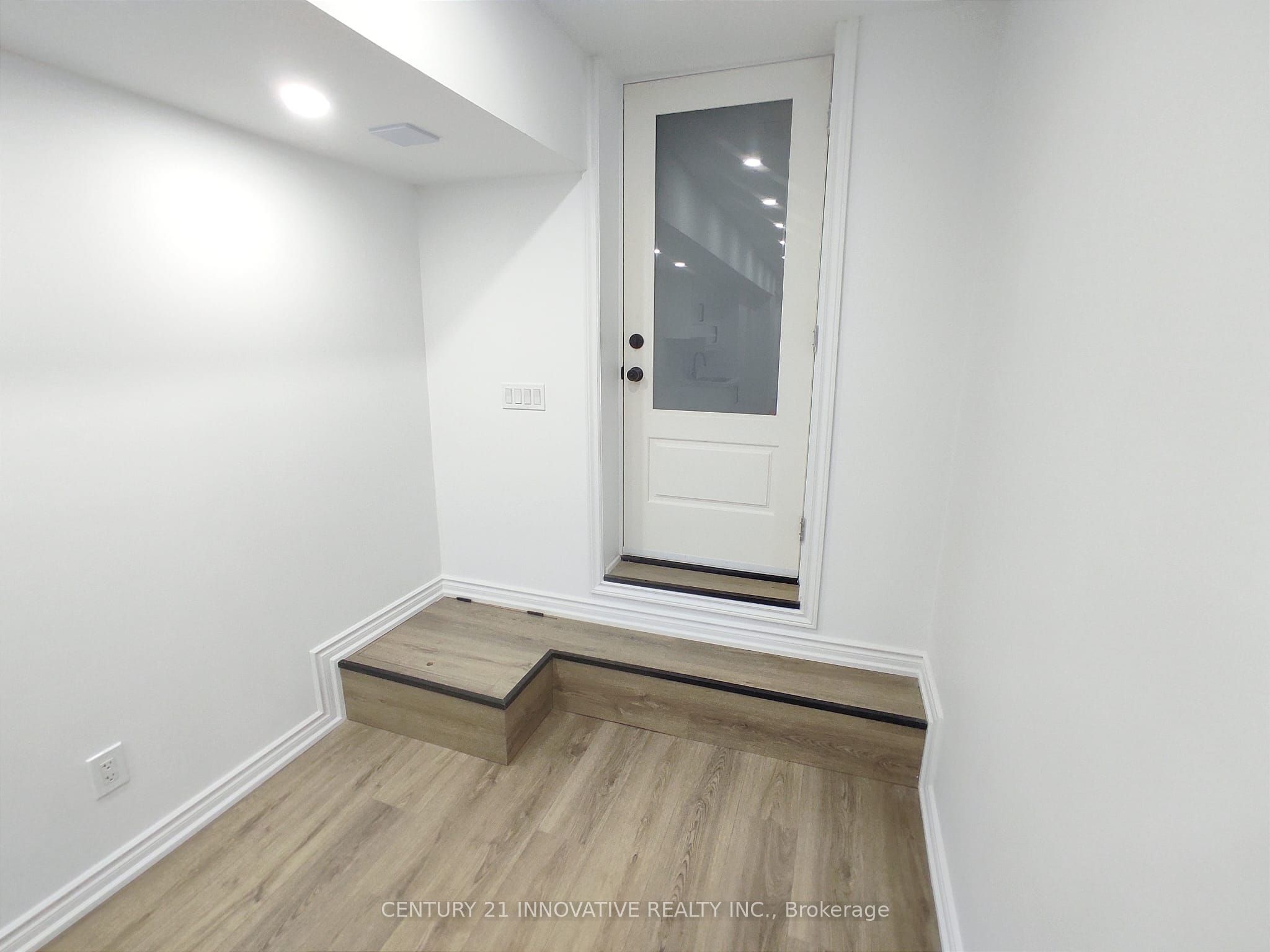 613 Dufferin Street Property Photo 29