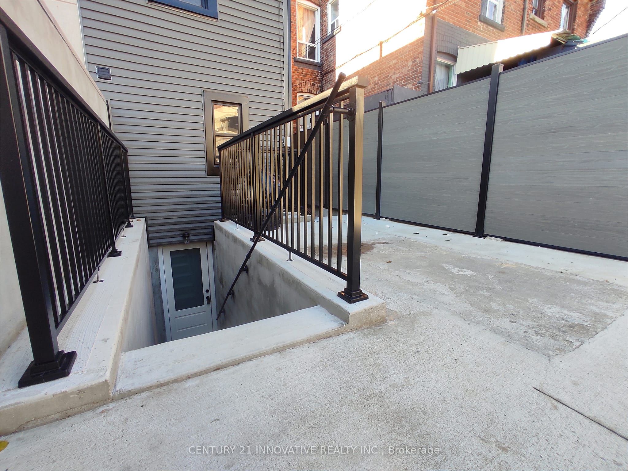 613 Dufferin Street Property Photo 30
