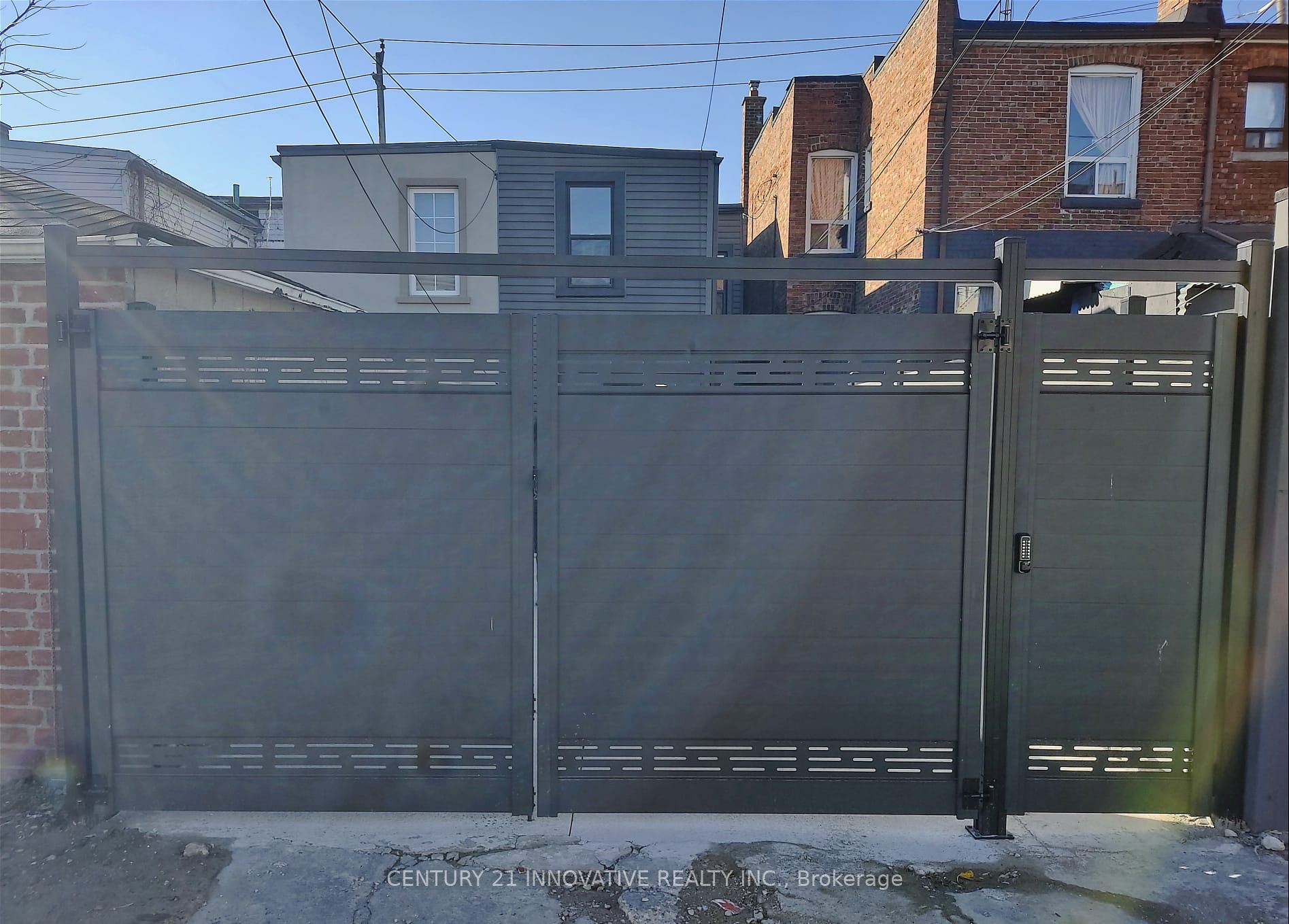 613 Dufferin Street Property Photo 31
