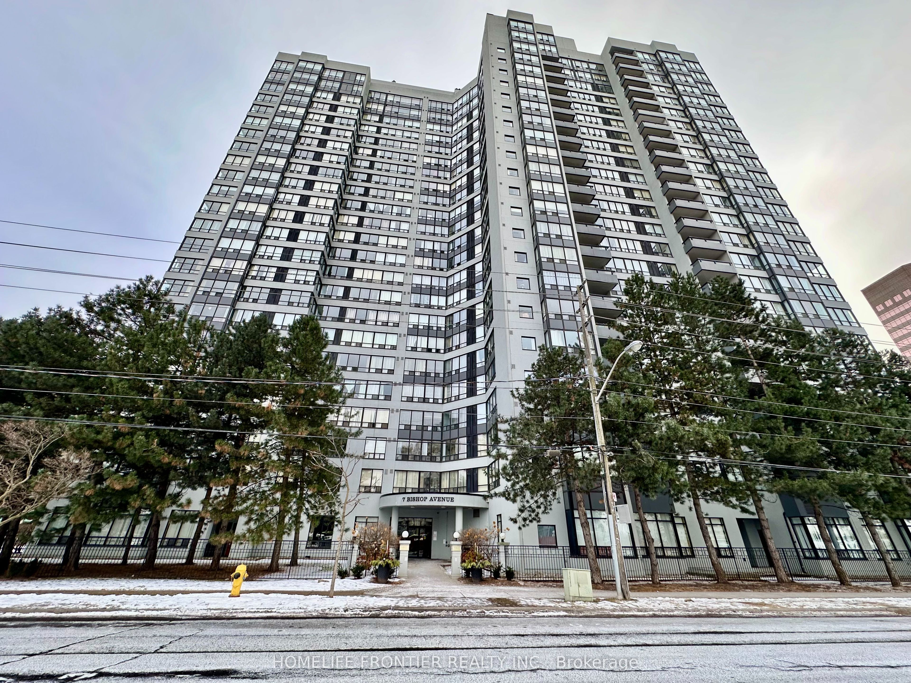 #808 - 7 Bishop Avenue Property Photo 1