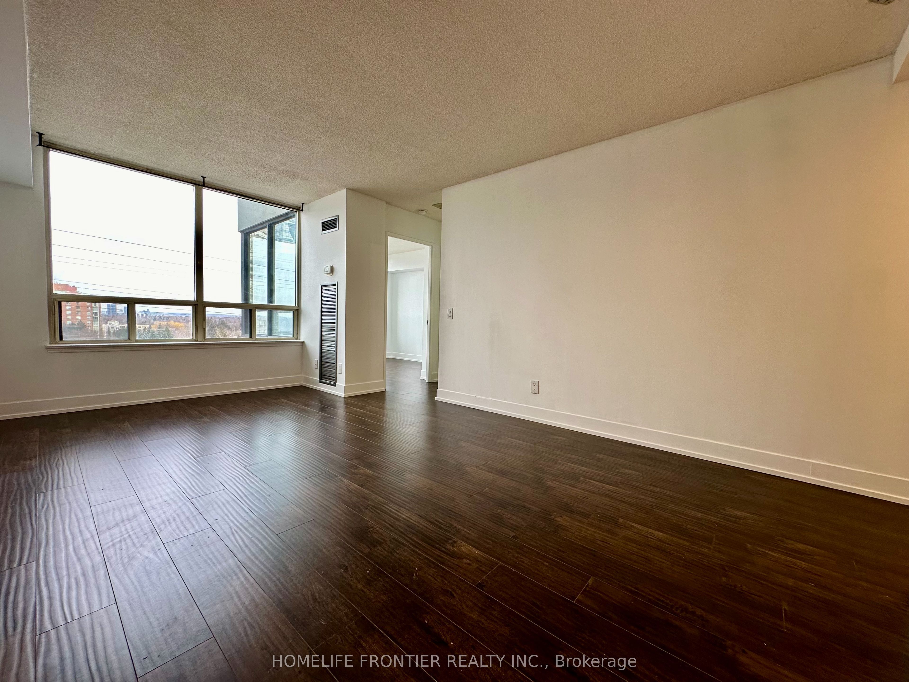 #808 - 7 Bishop Avenue Property Photo 6