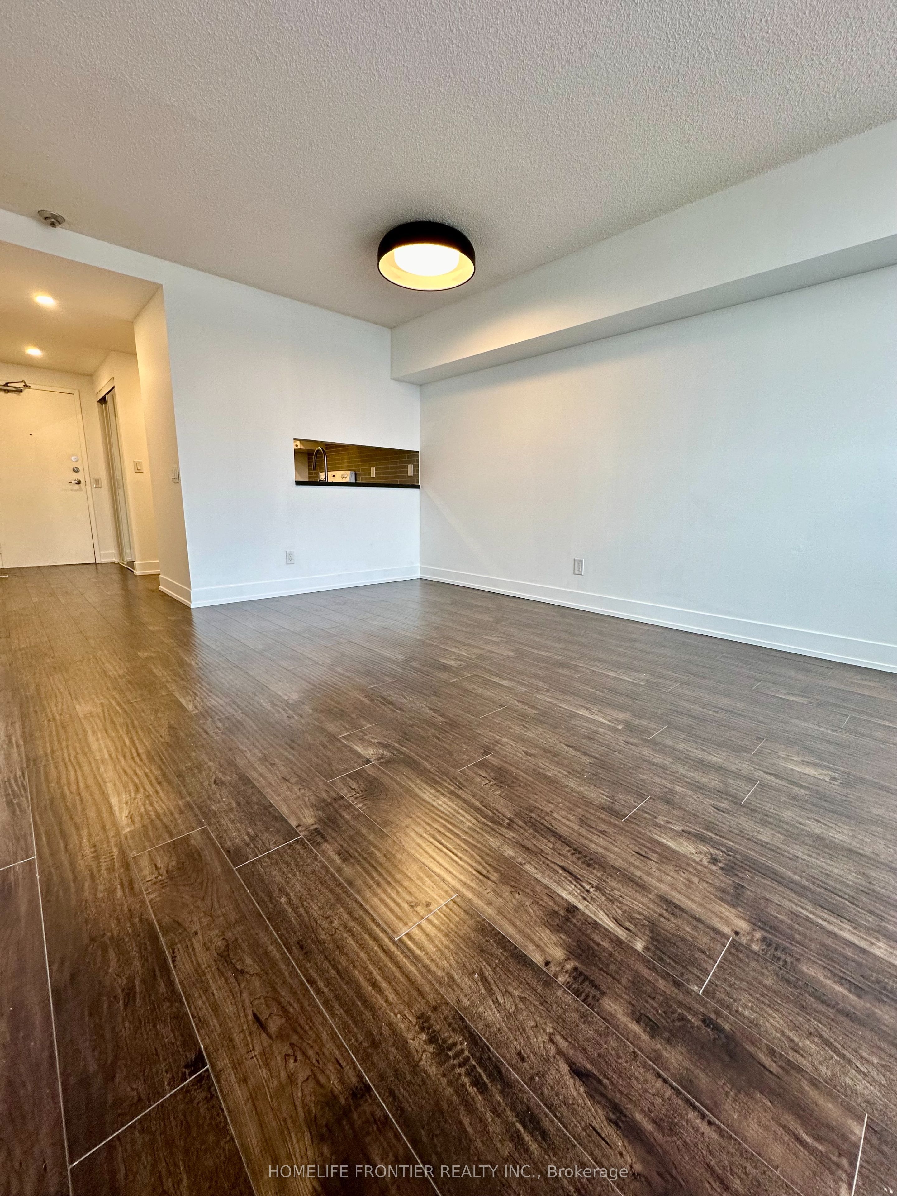 #808 - 7 Bishop Avenue Property Photo 7
