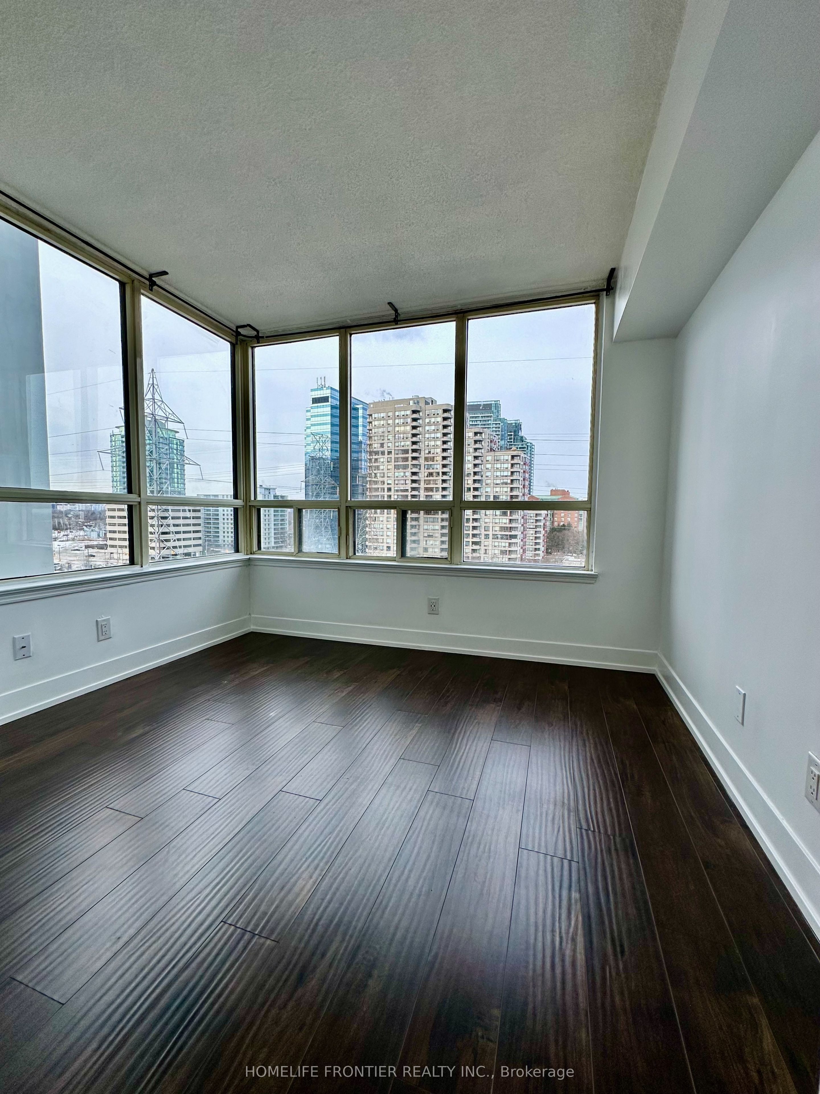 #808 - 7 Bishop Avenue Property Photo 10