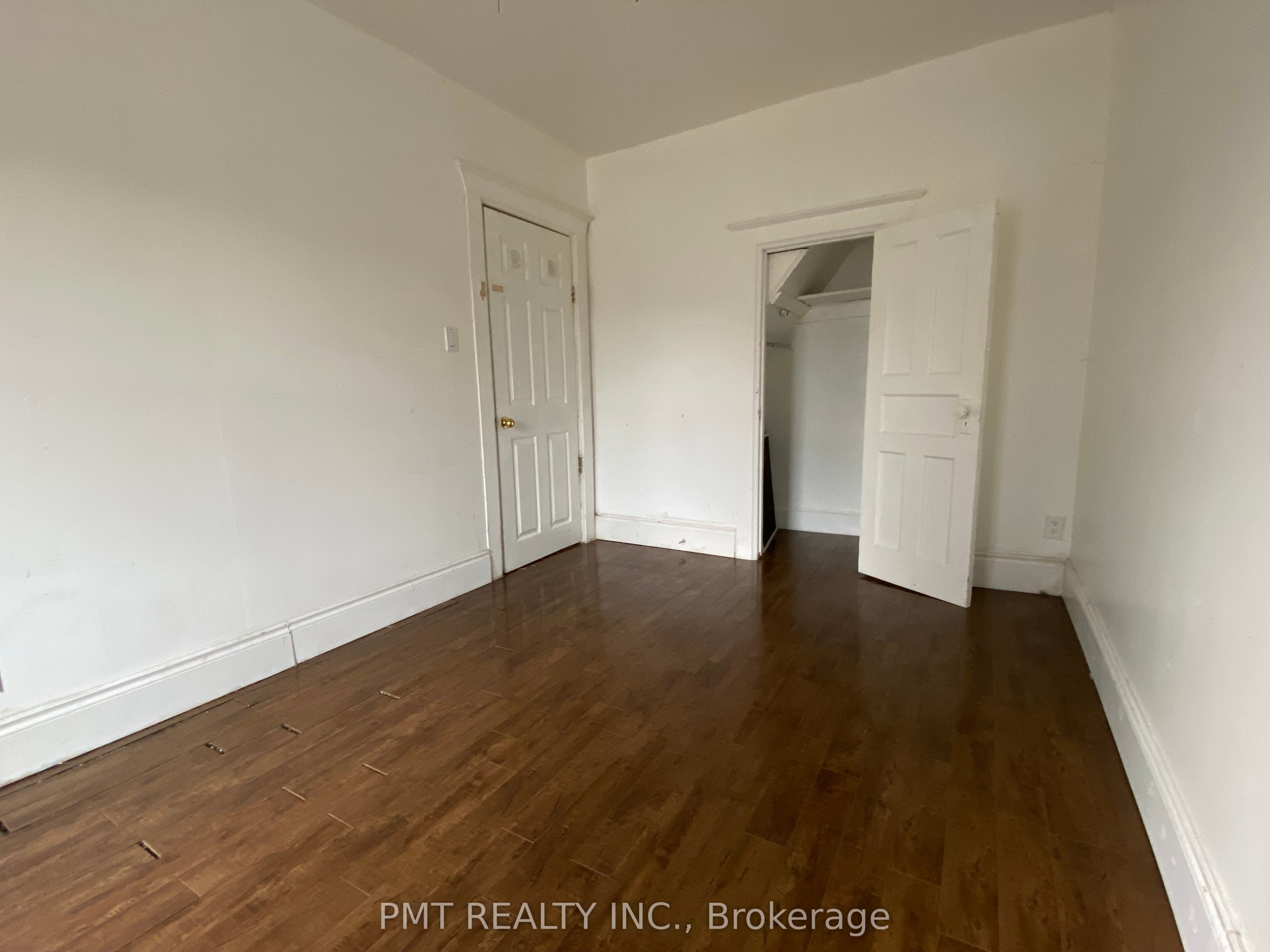 #02 - 636 Manning Avenue Property Photo 5