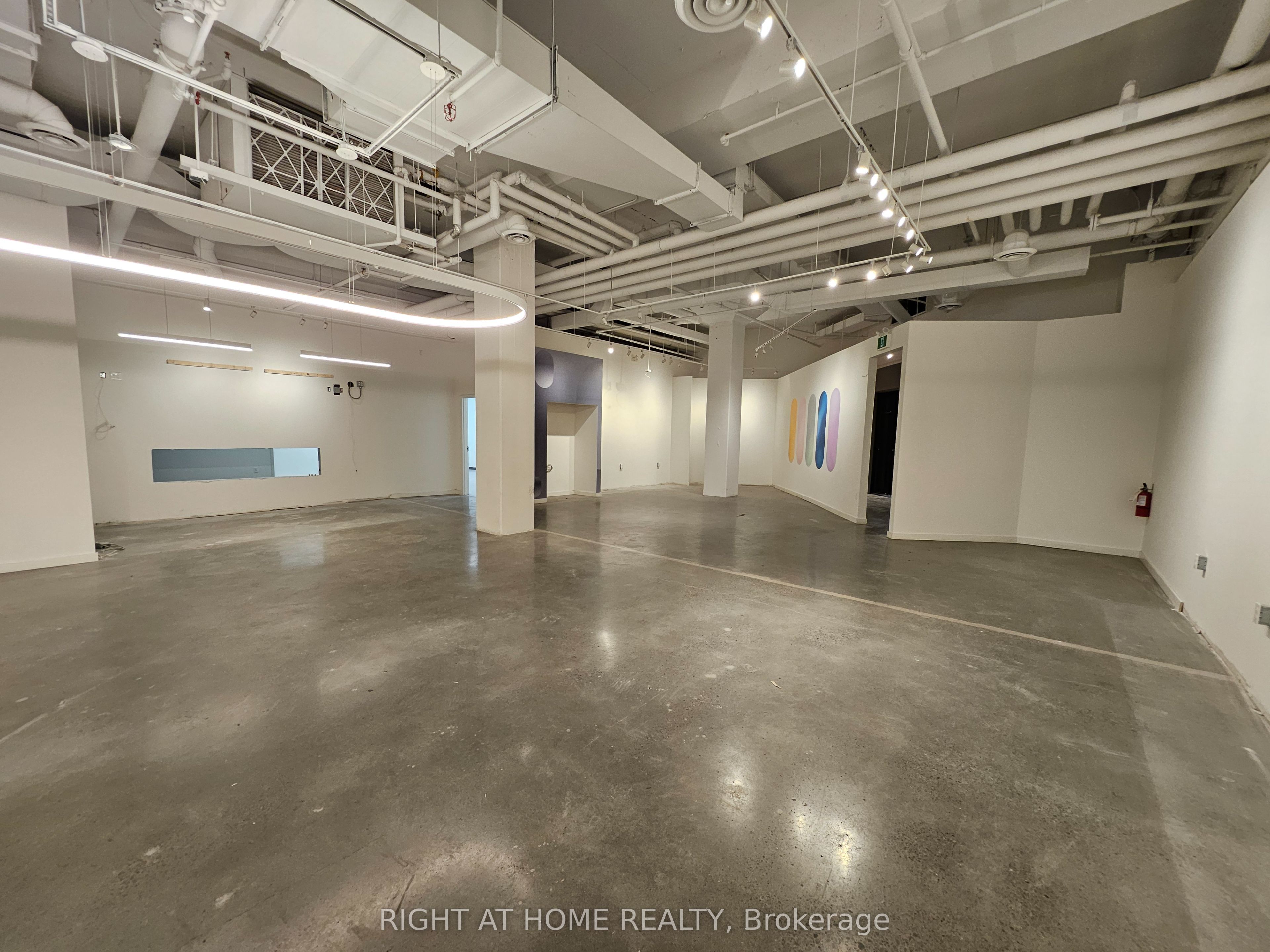 #a005 - 5095 Yonge Street Property Photo 3