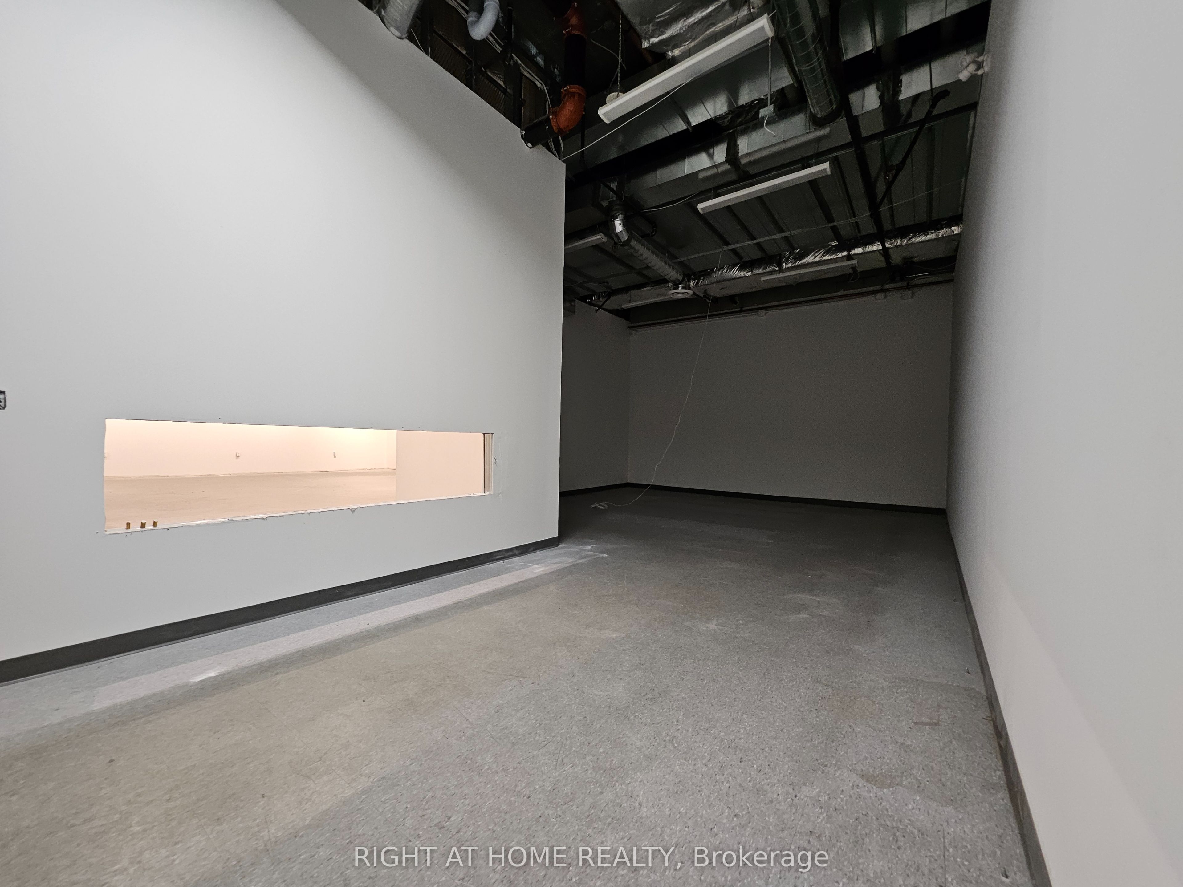 #a005 - 5095 Yonge Street Property Photo 7