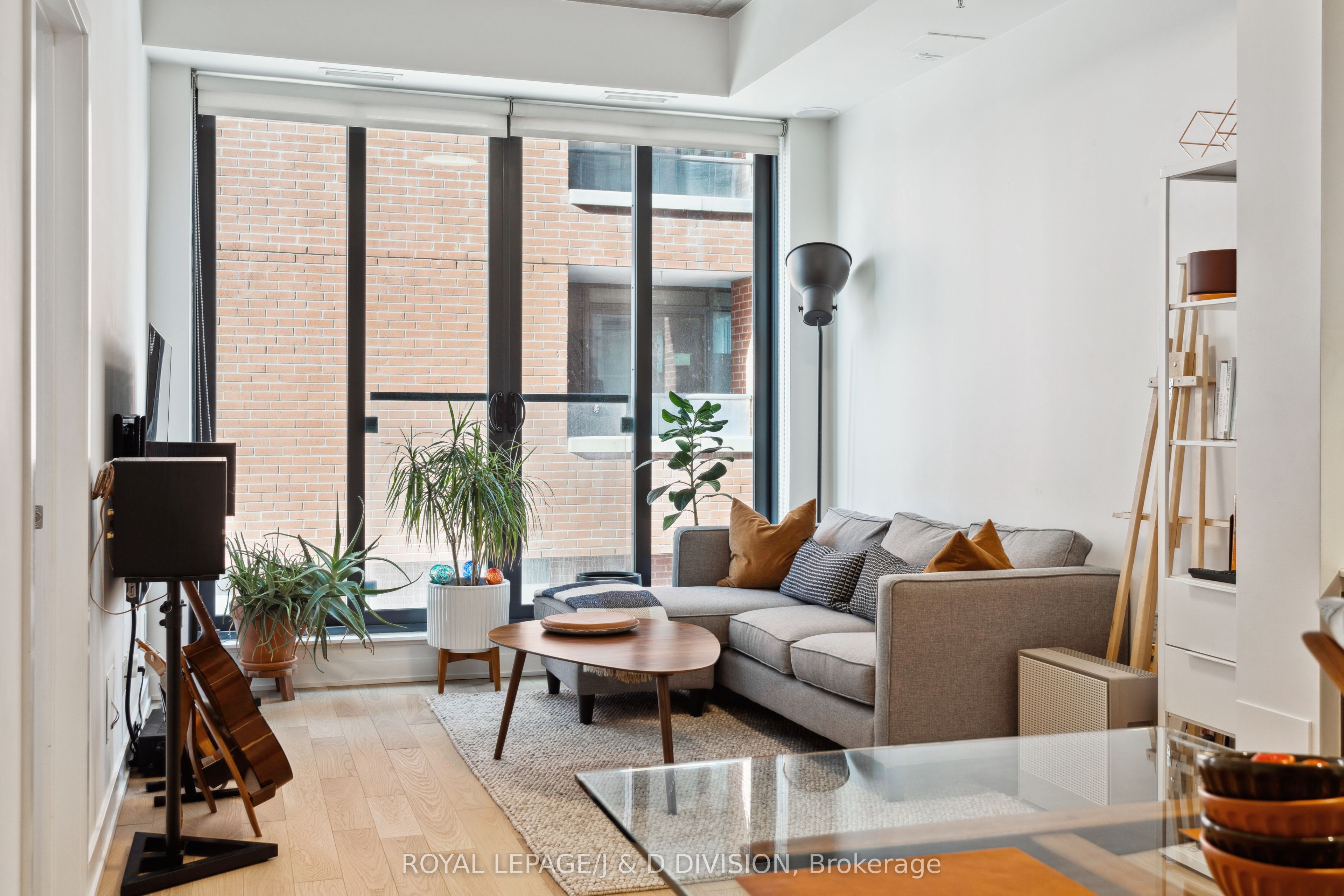 #207 - 8 Dovercourt Road Property Photo 2