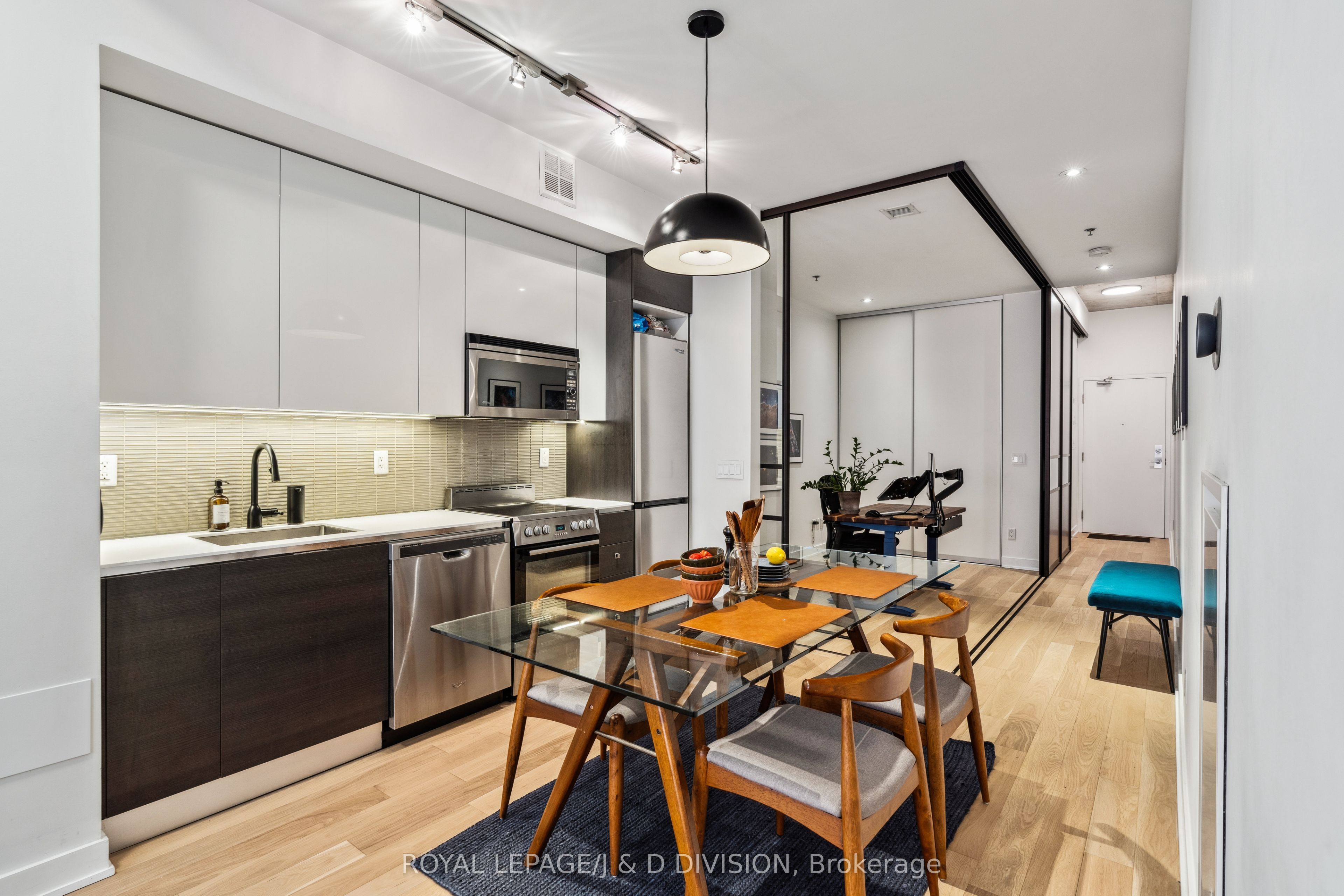 #207 - 8 Dovercourt Road Property Photo 7