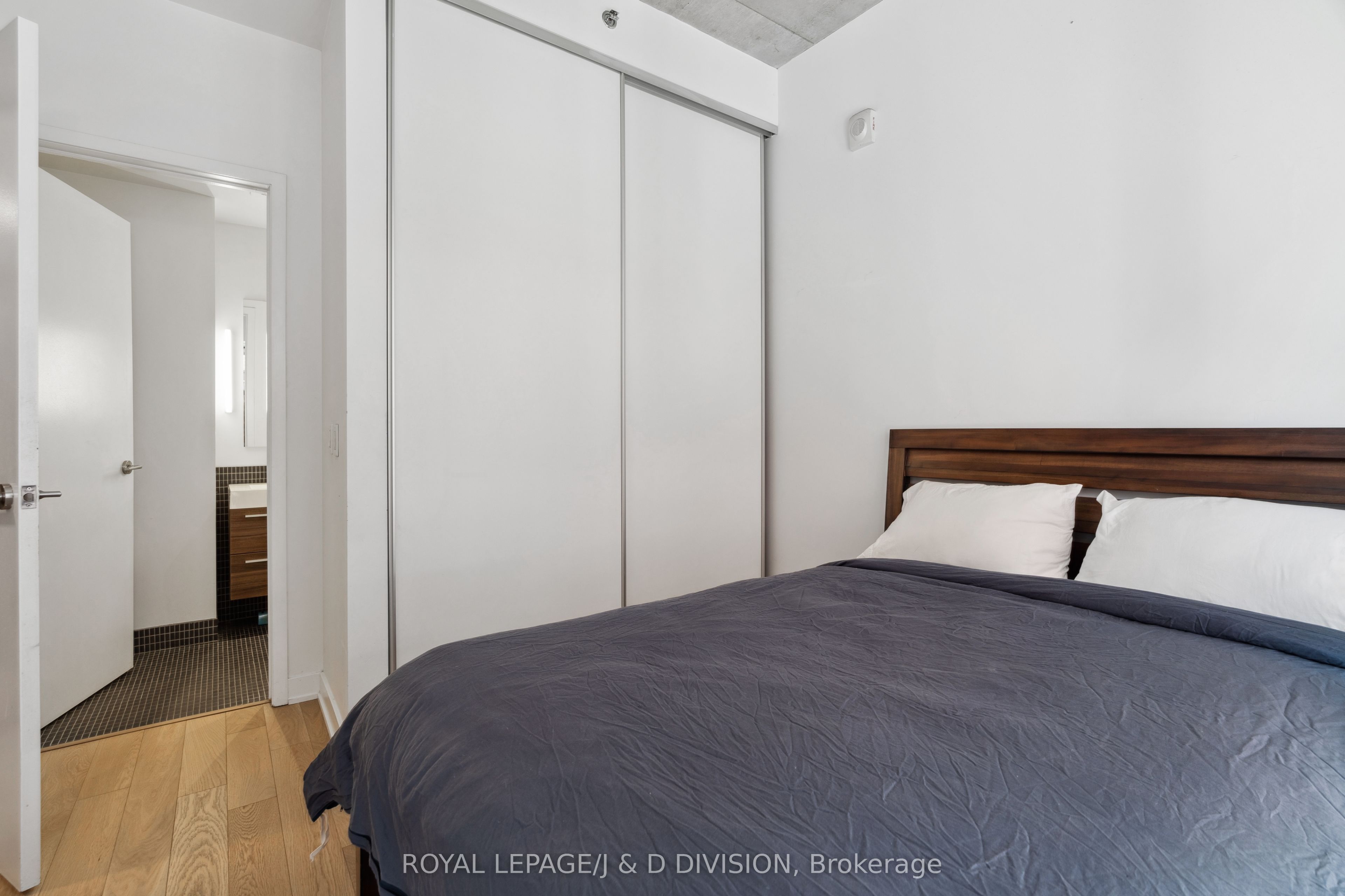 #207 - 8 Dovercourt Road Property Photo 21