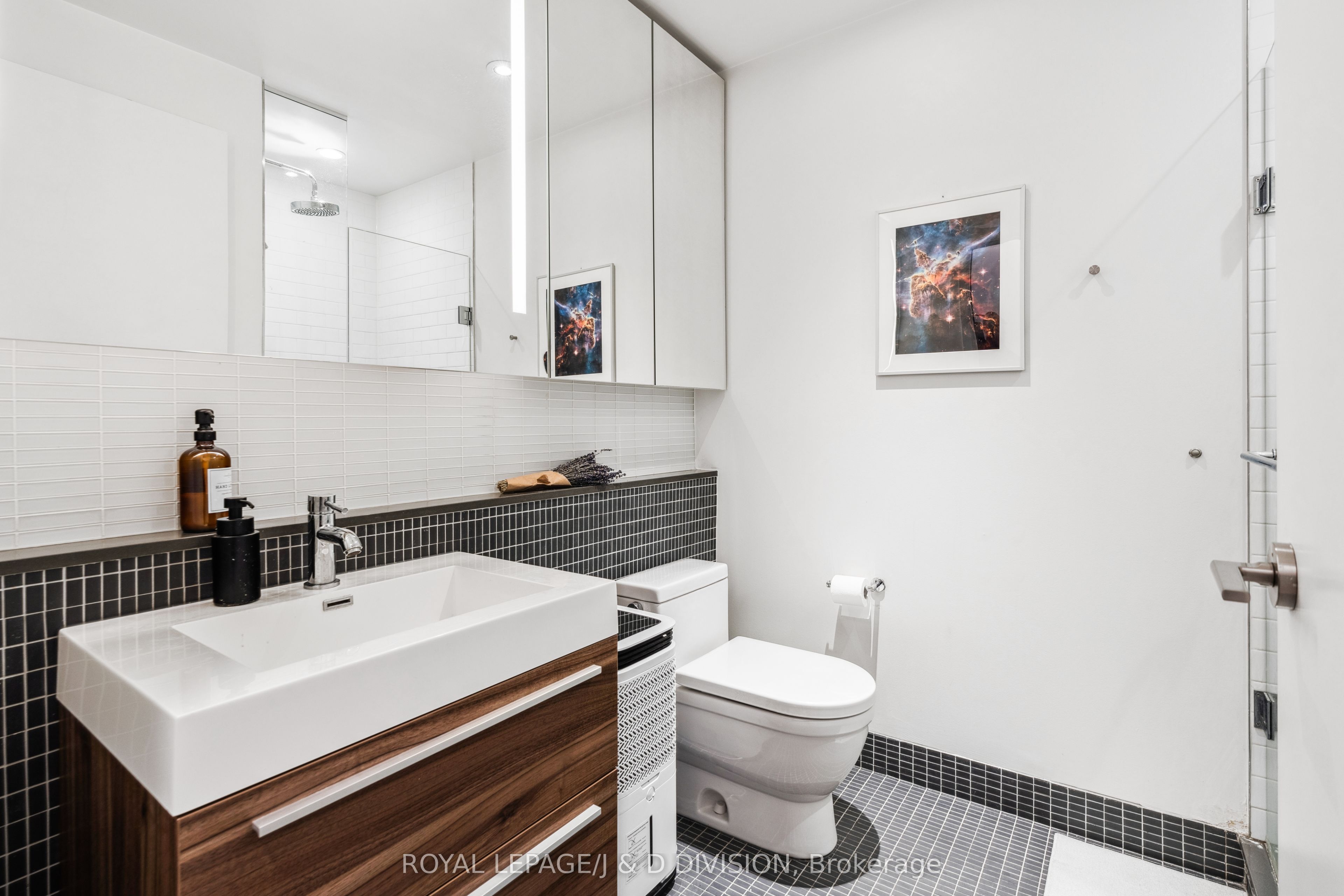 #207 - 8 Dovercourt Road Property Photo 24