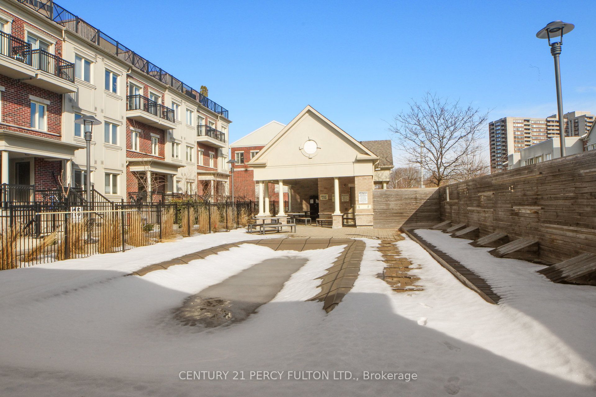#118 - 19 Coneflower Crescent Property Photo 37