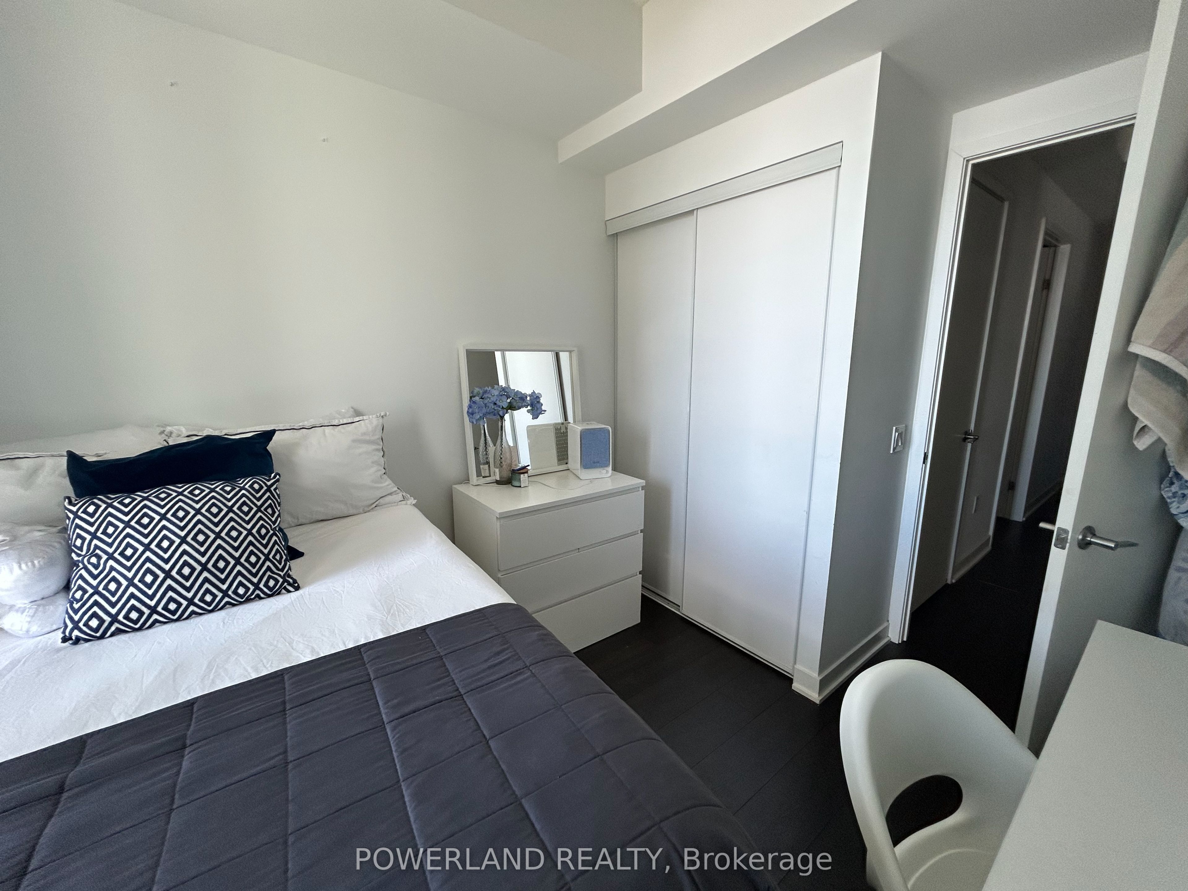 #4011 - 125 Blue Jays Way Property Photo 7