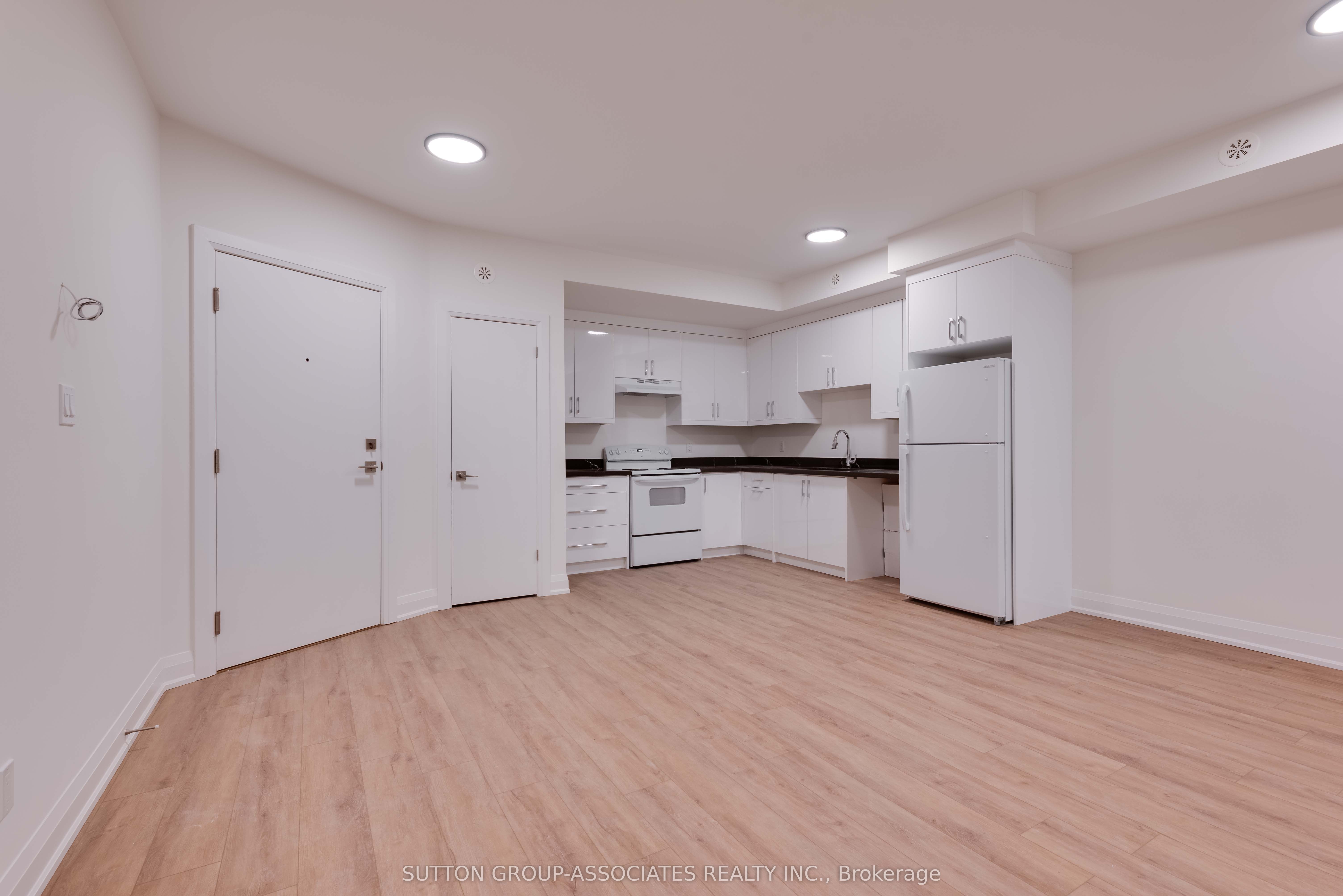 #2b - 782a St Clair Avenue Property Photo 2