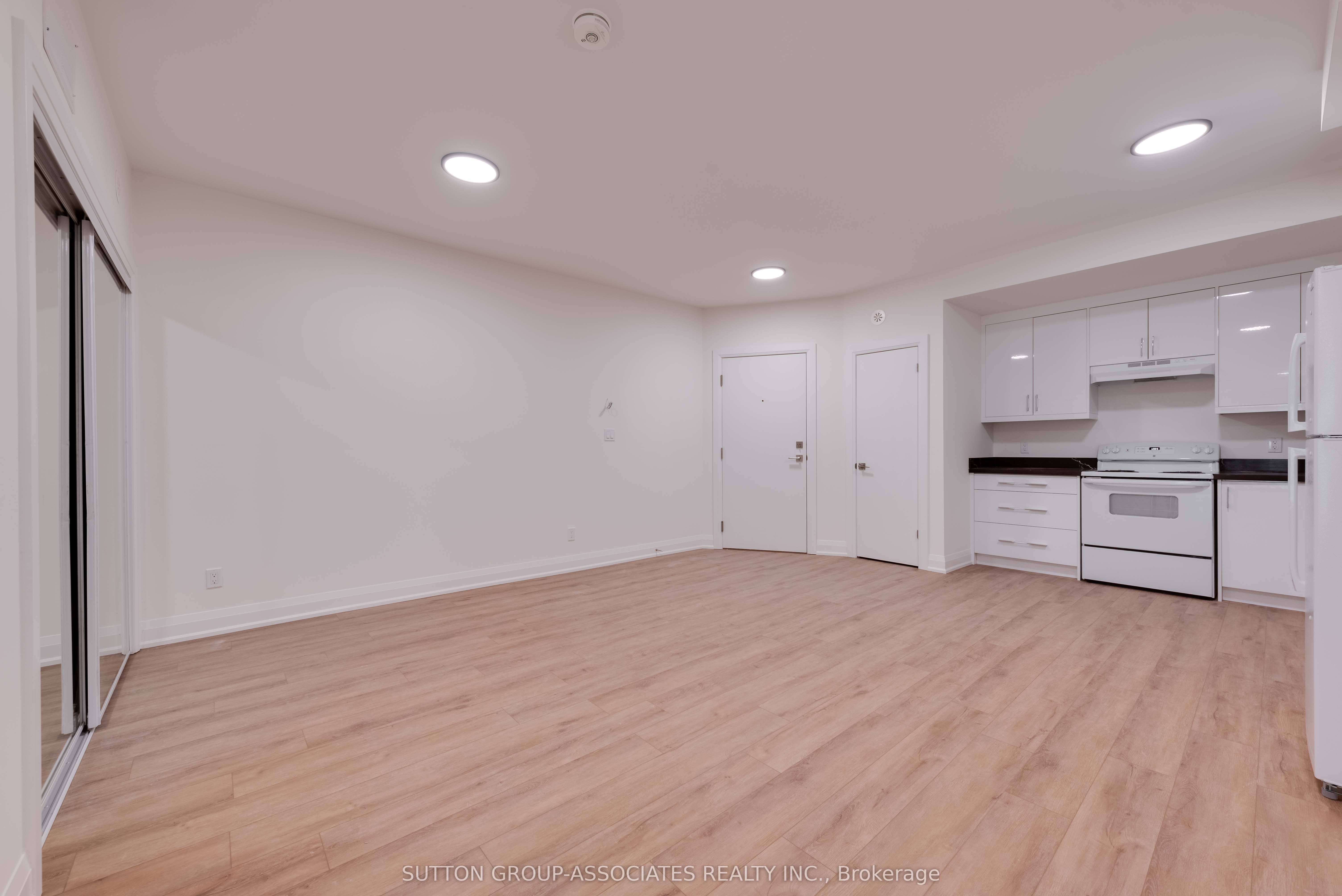 #2b - 782a St Clair Avenue Property Photo 4