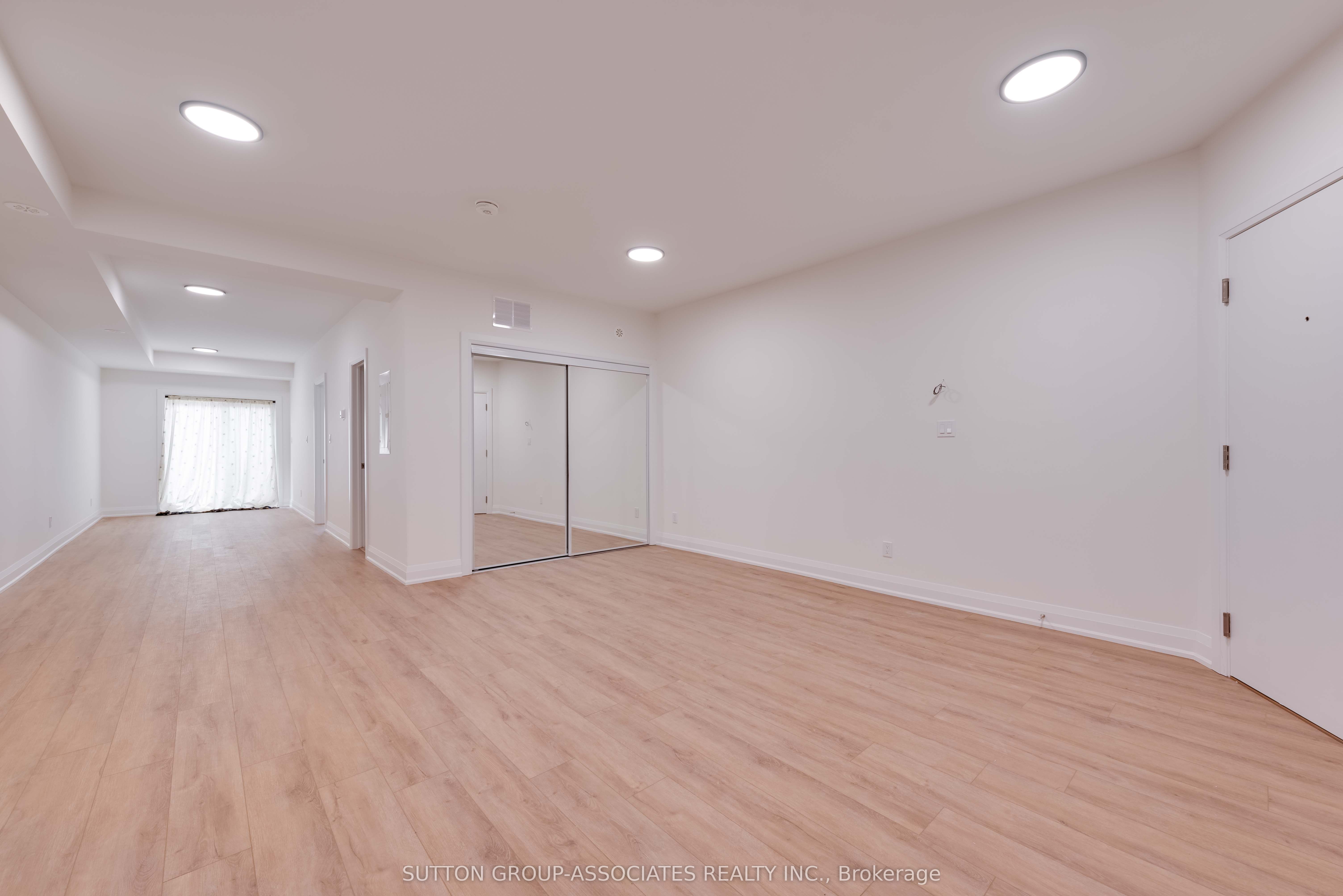 #2b - 782a St Clair Avenue Property Photo 6
