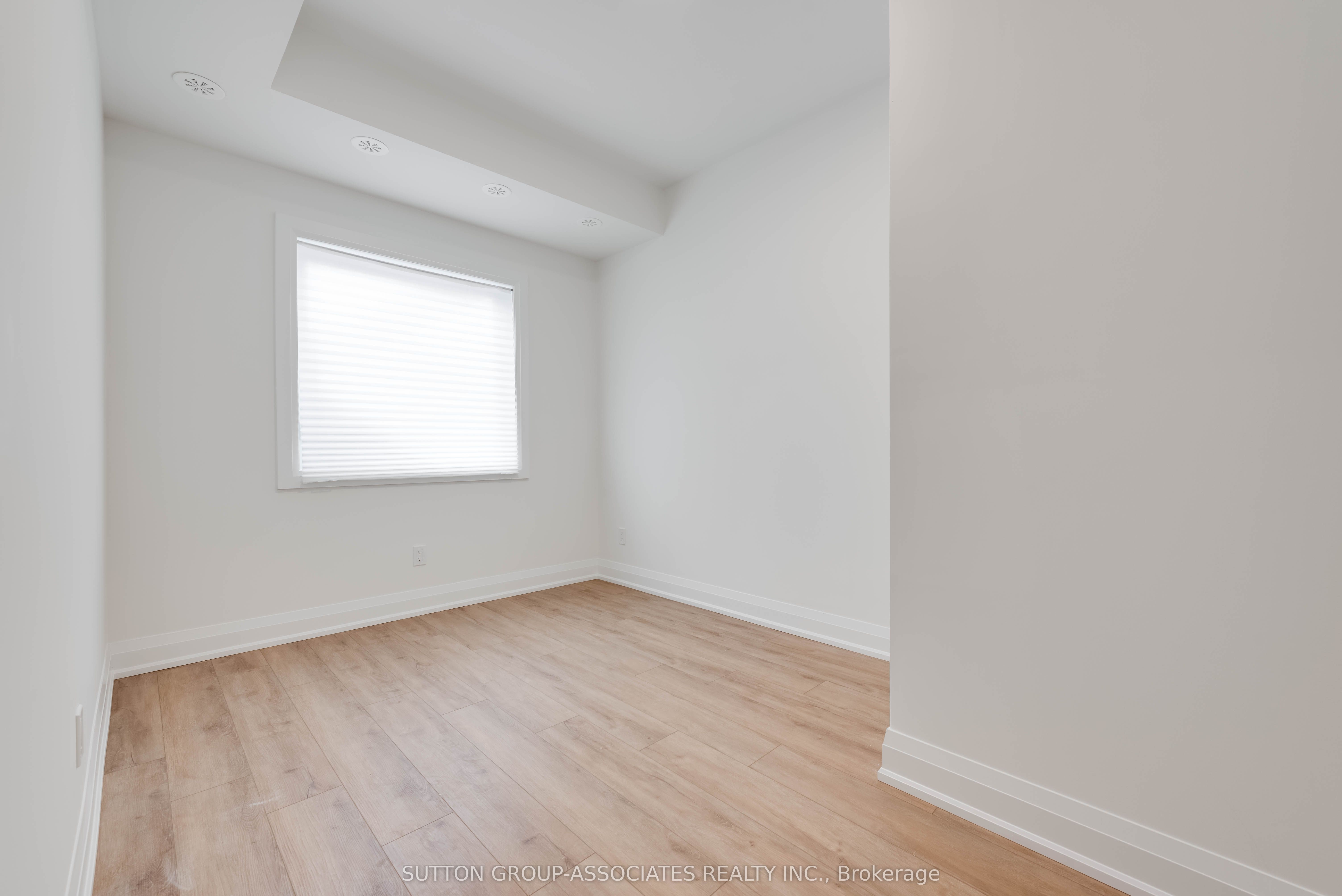 #2b - 782a St Clair Avenue Property Photo 12