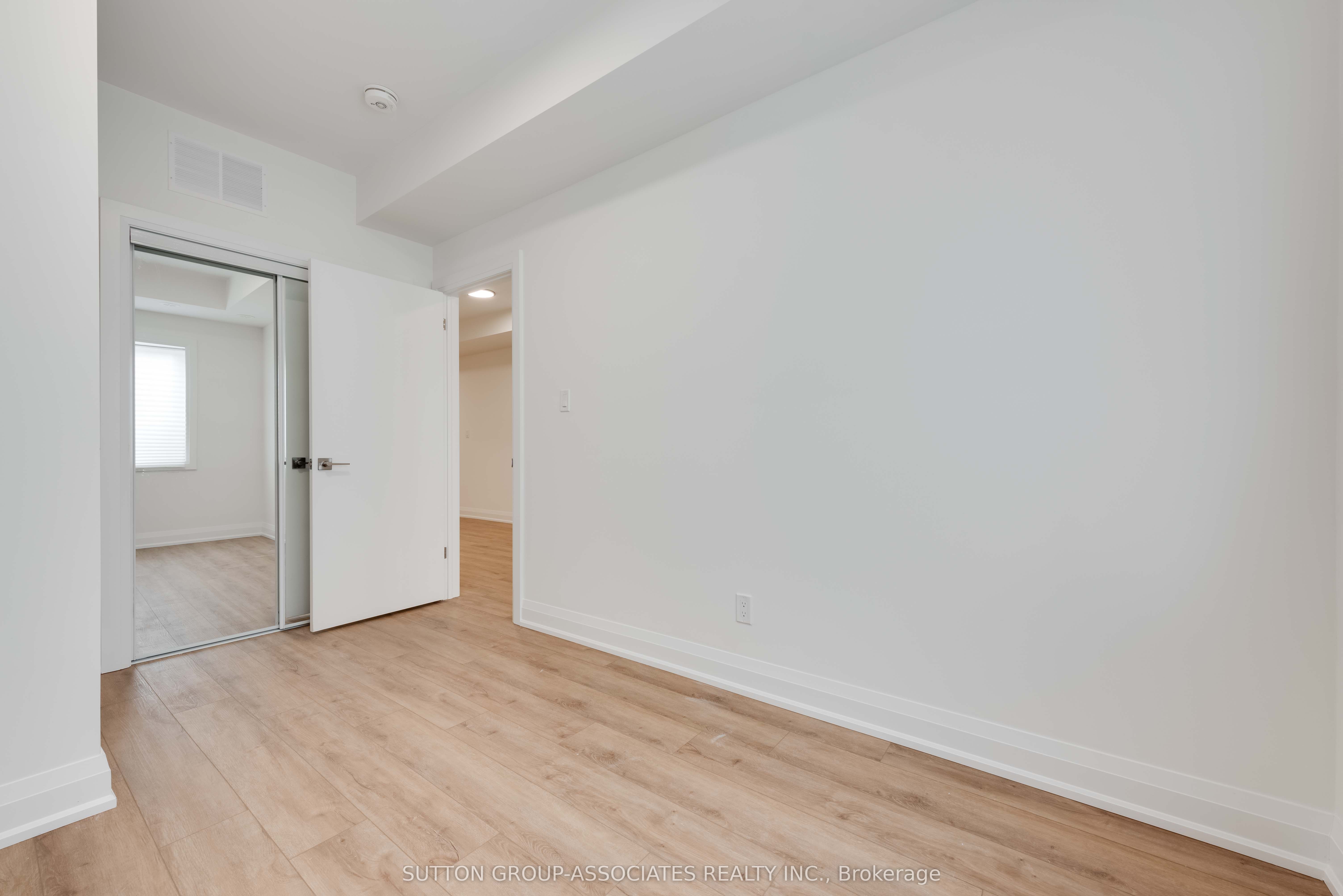#2b - 782a St Clair Avenue Property Photo 14