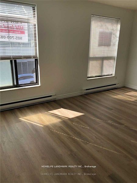 422 Queen Street W Property Photo 4