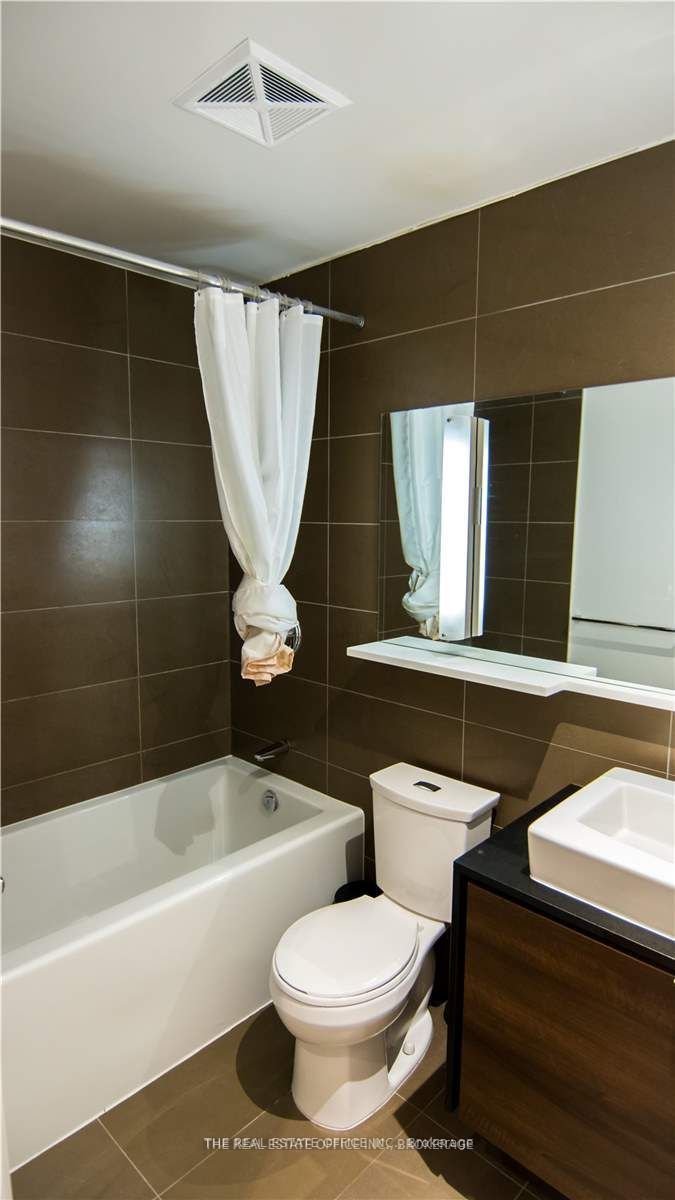 #1101 - 72 Esther Shiner Boulevard Property Photo 6
