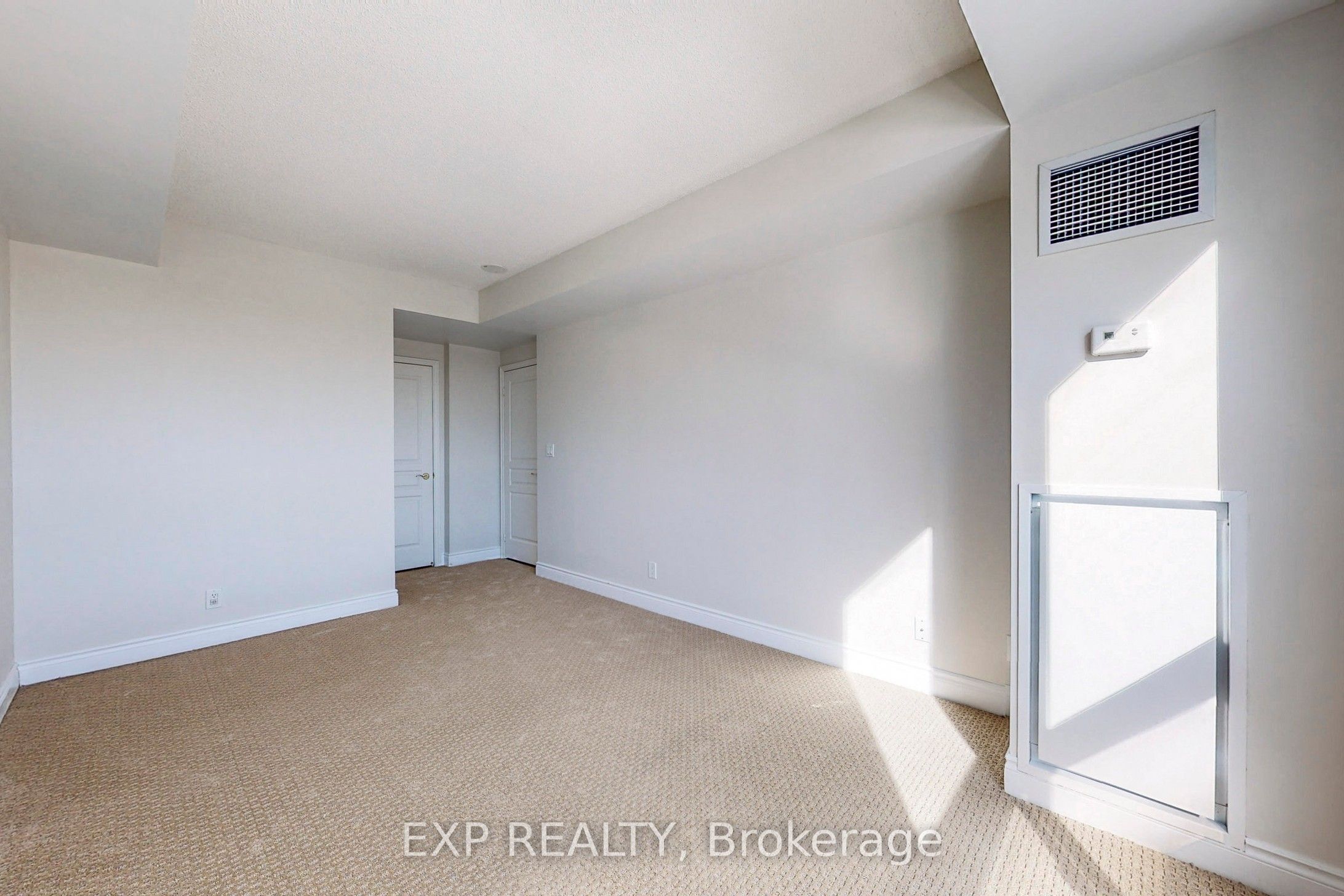 #618 - 10 Delisle Avenue Property Photo 7