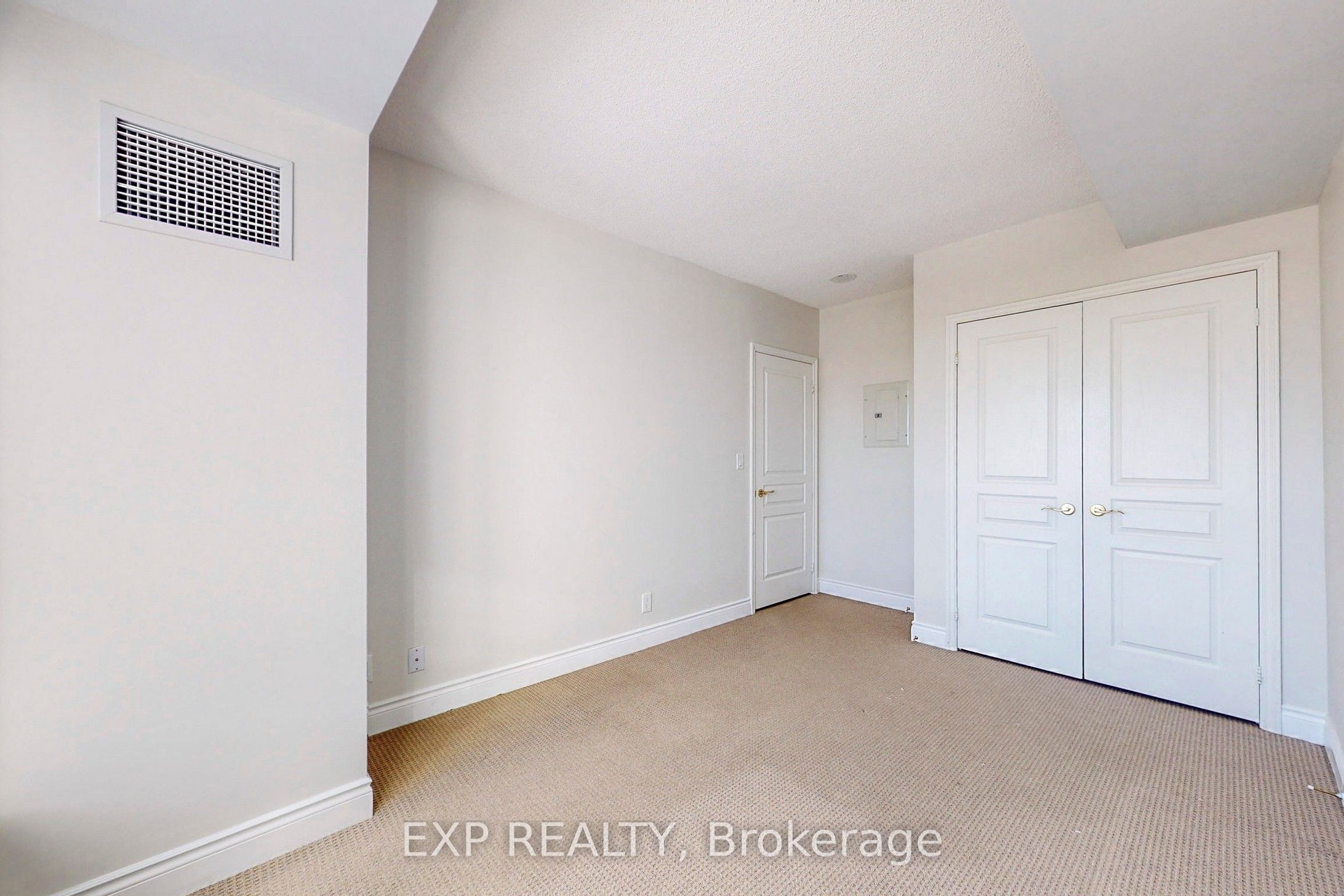 #618 - 10 Delisle Avenue Property Photo 11