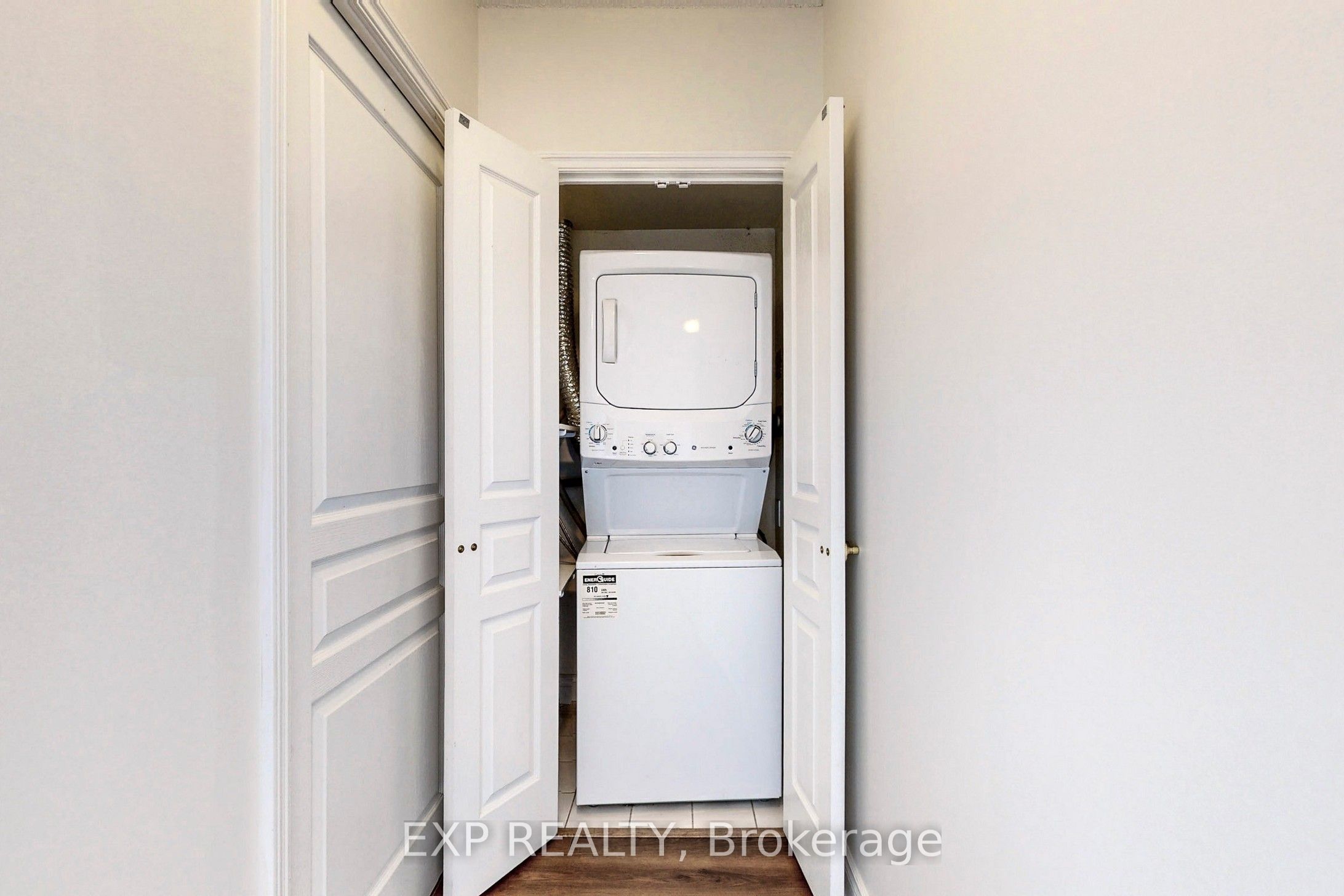 #618 - 10 Delisle Avenue Property Photo 14