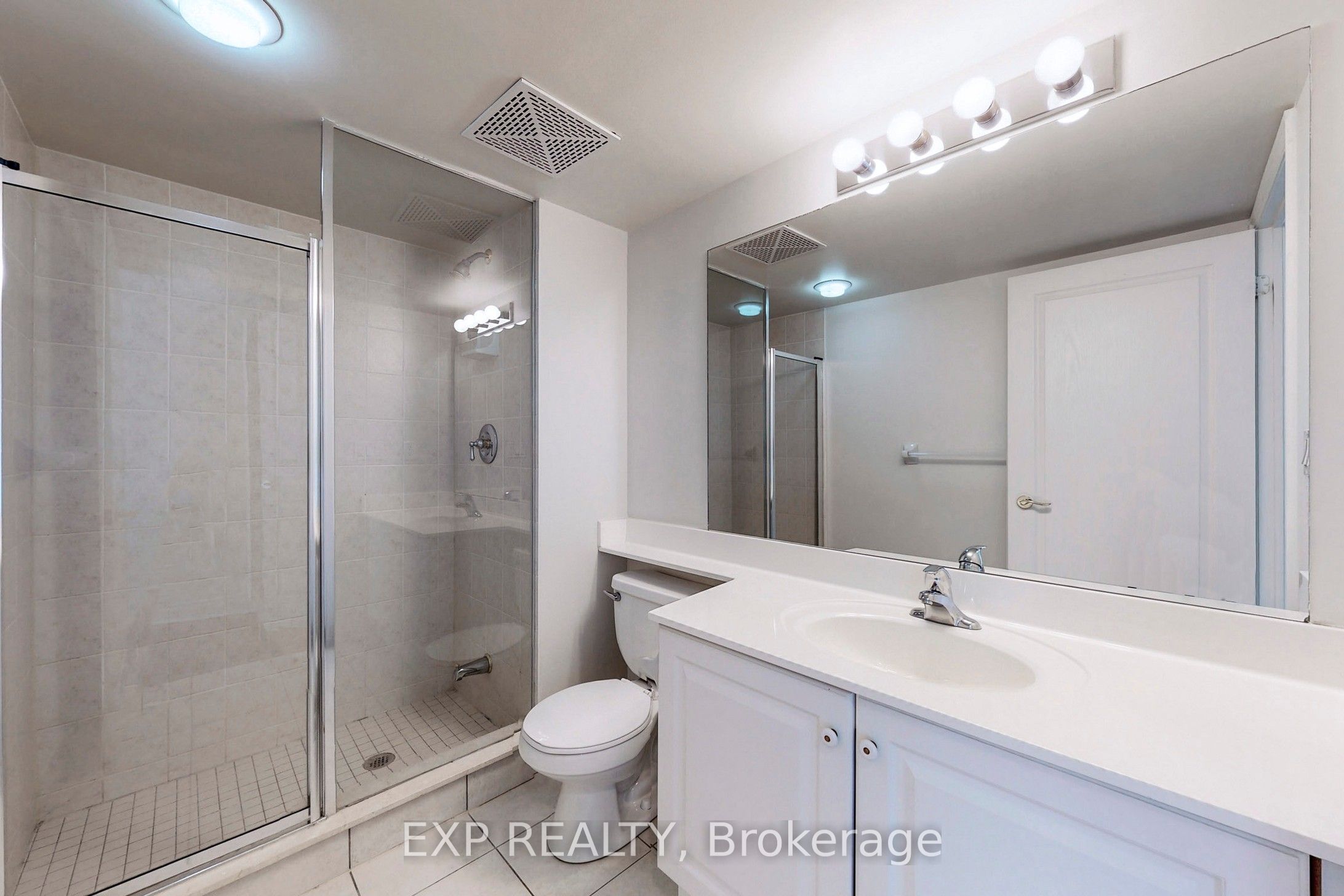 #618 - 10 Delisle Avenue Property Photo 15