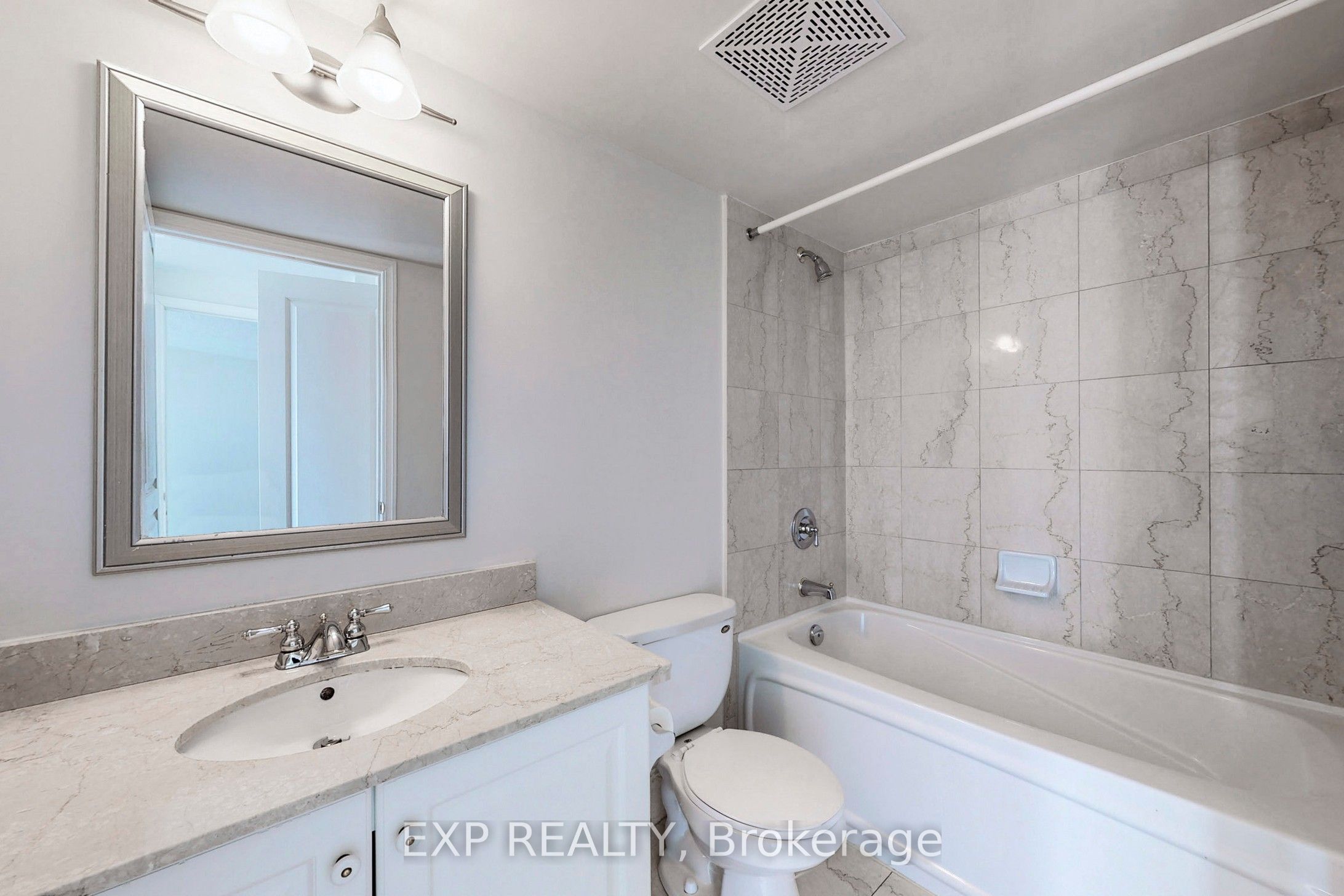 #618 - 10 Delisle Avenue Property Photo 19