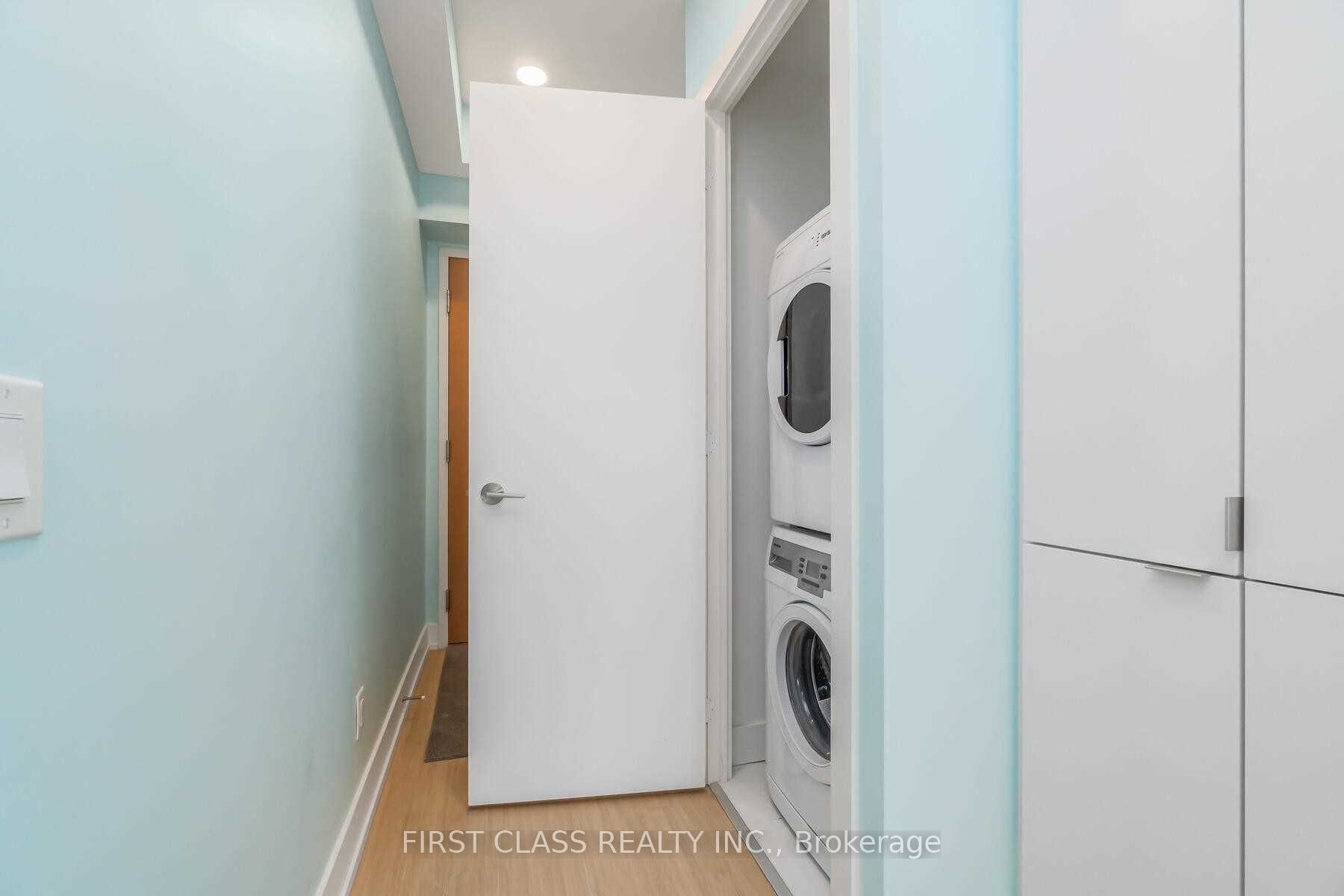 #2313 - 7 Grenville Street Property Photo 9