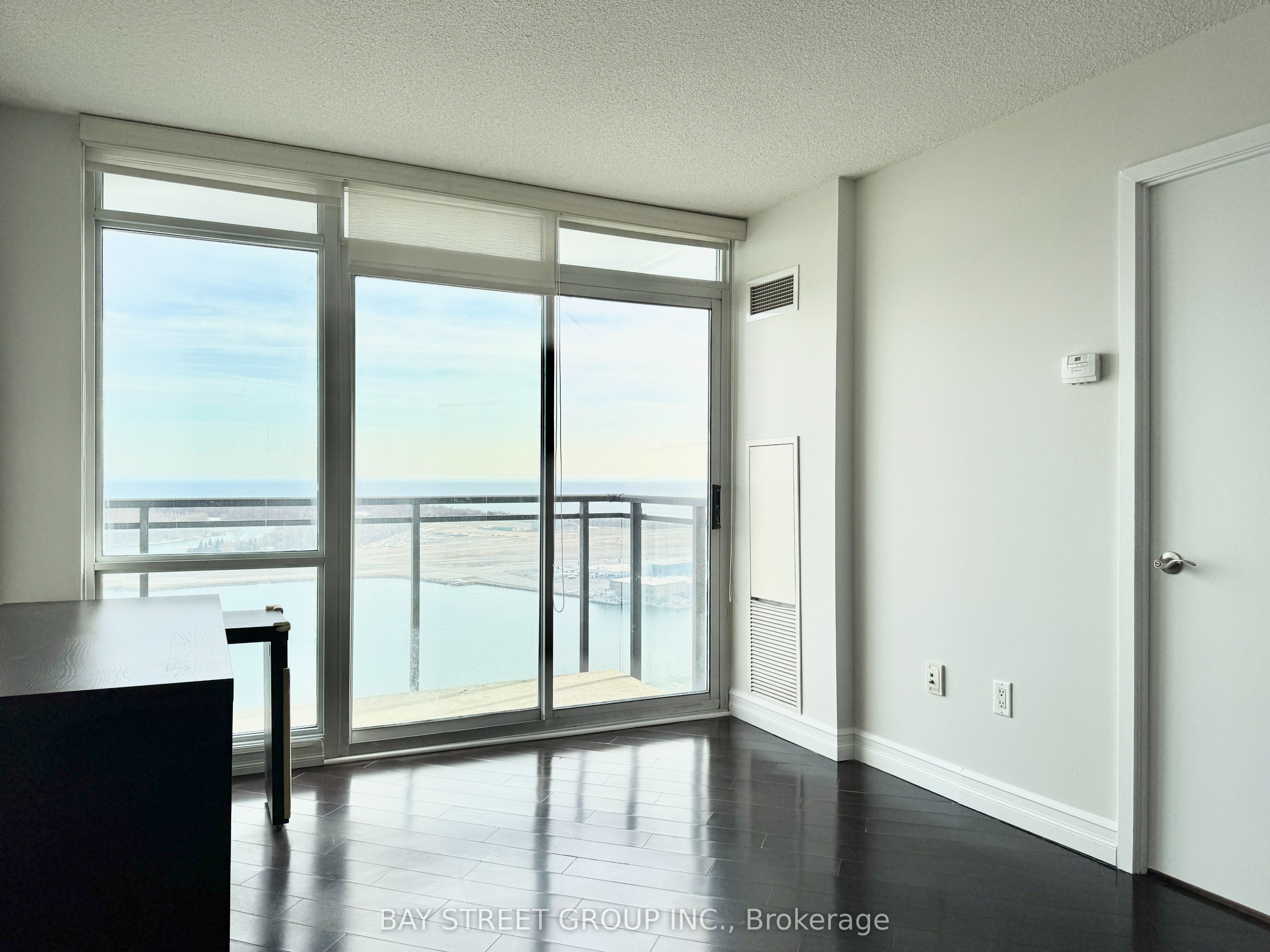 #3912 - 11 Brunel Court Property Photo 10