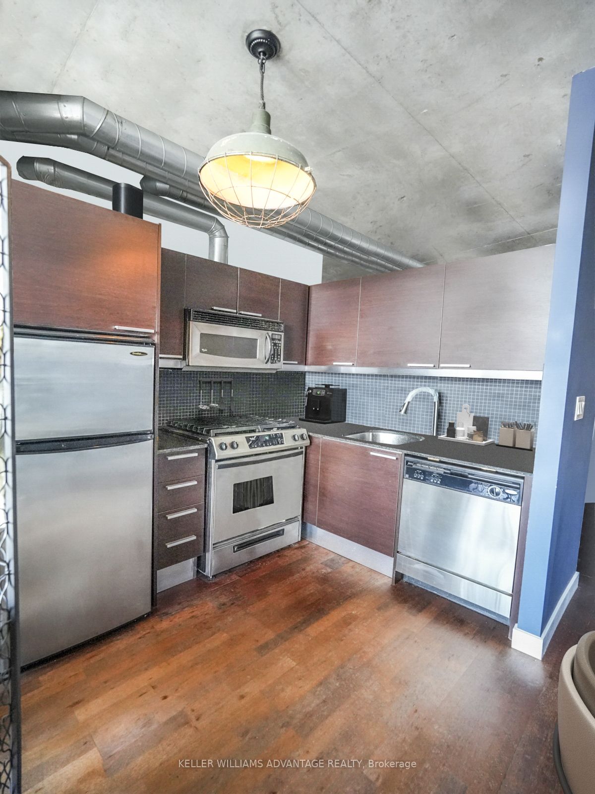 #804 - 169 John Street Property Photo 5
