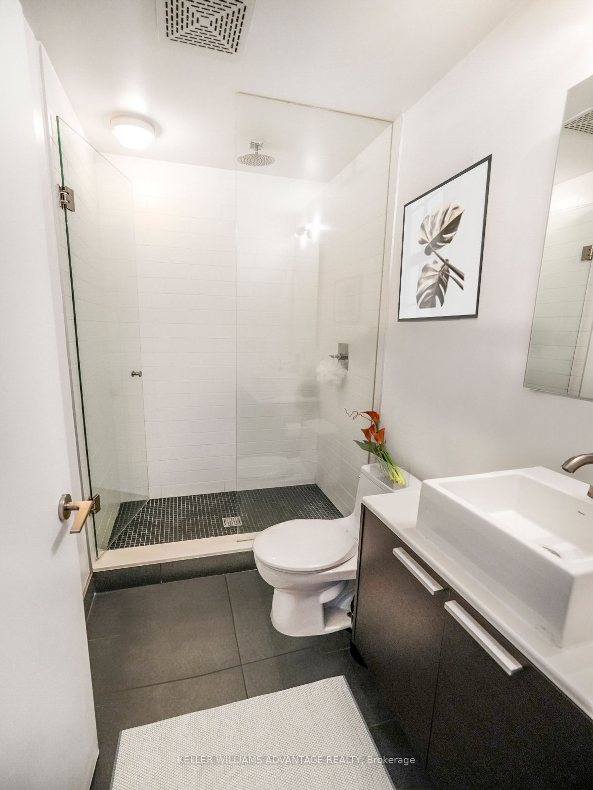 #804 - 169 John Street Property Photo 7