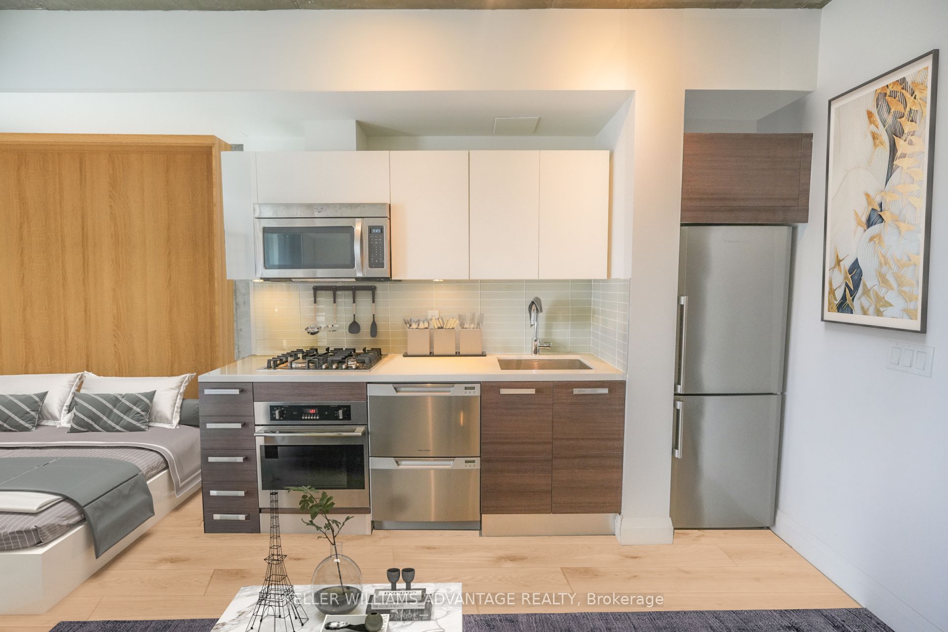 #1806 - 224 King Street Property Photo 4