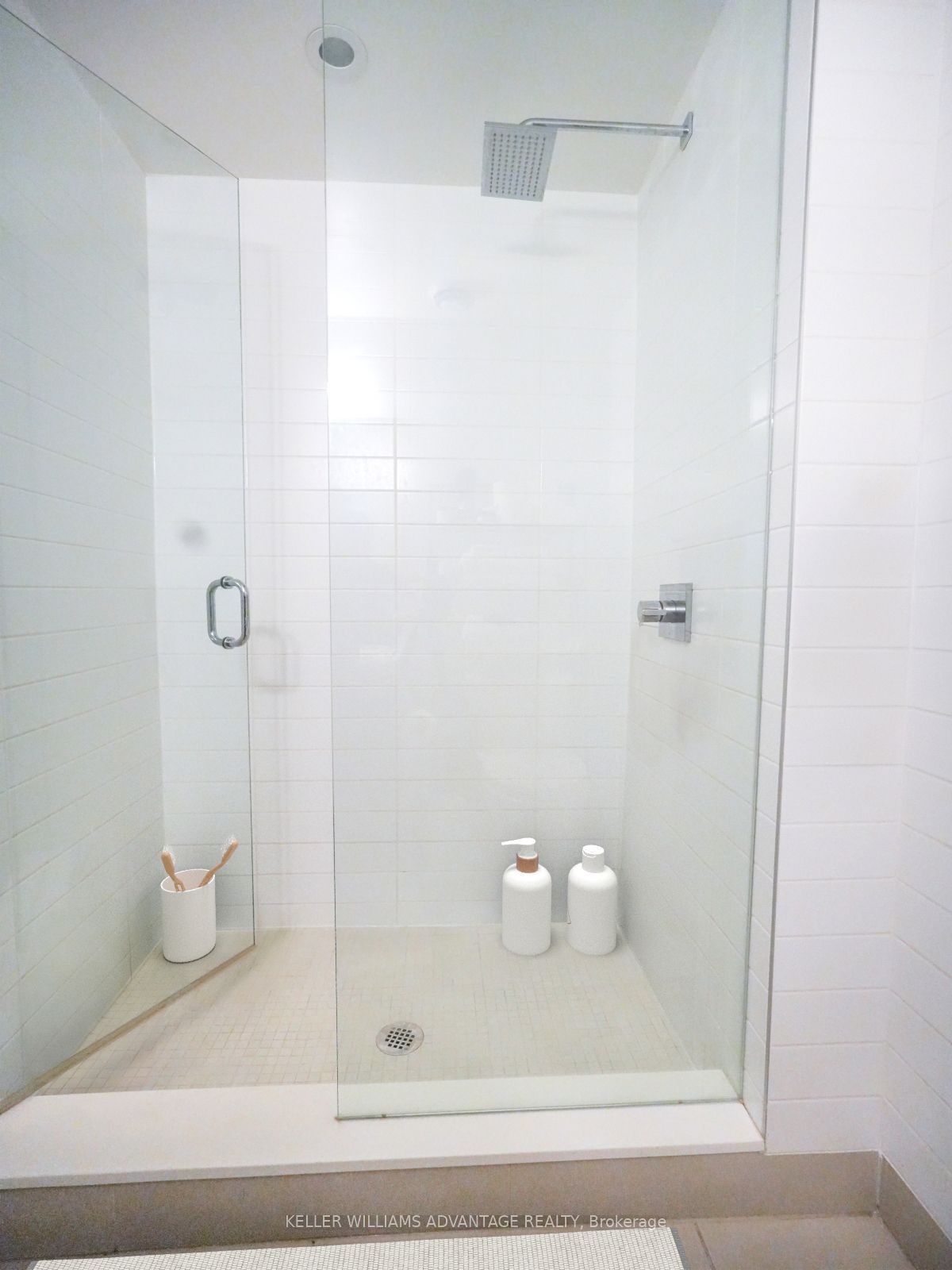 #1806 - 224 King Street Property Photo 10